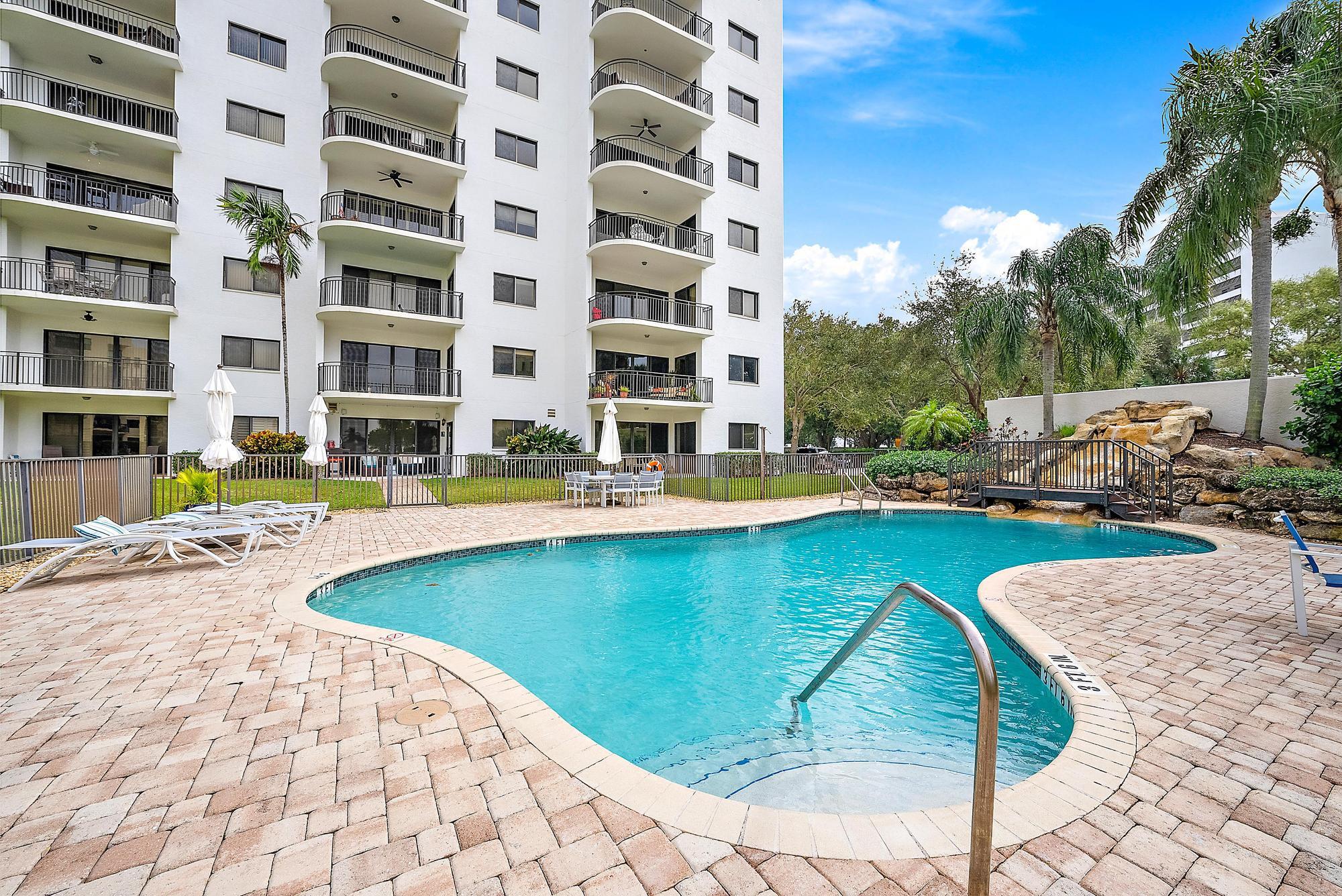 370 Golfview Road 304