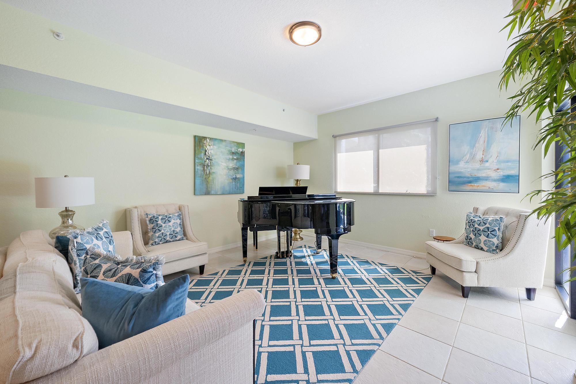 370 Golfview Road 304