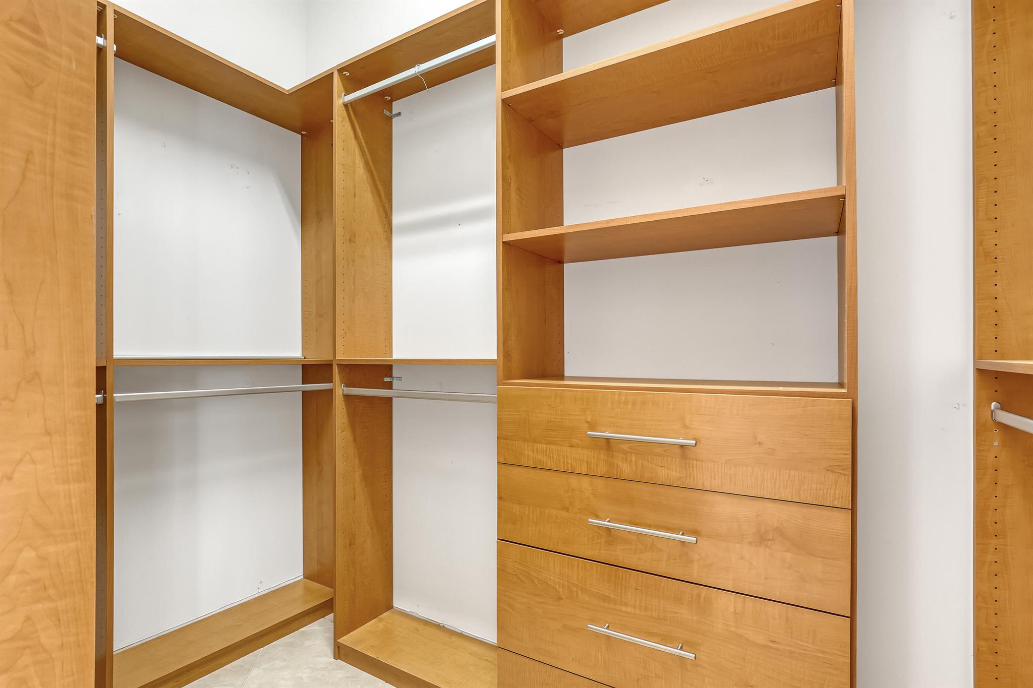 9466 Lantern Bay Circle