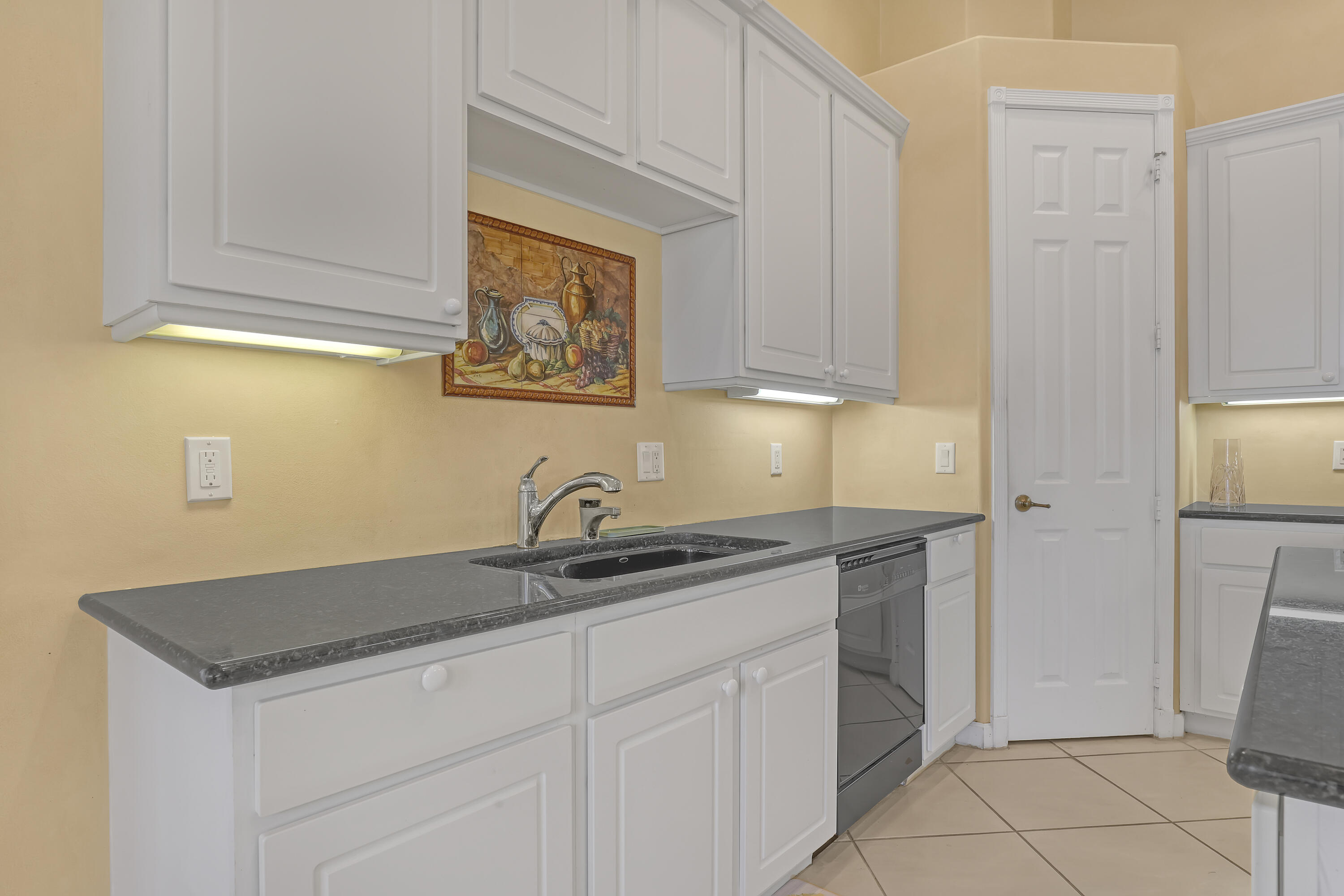 9466 Lantern Bay Circle