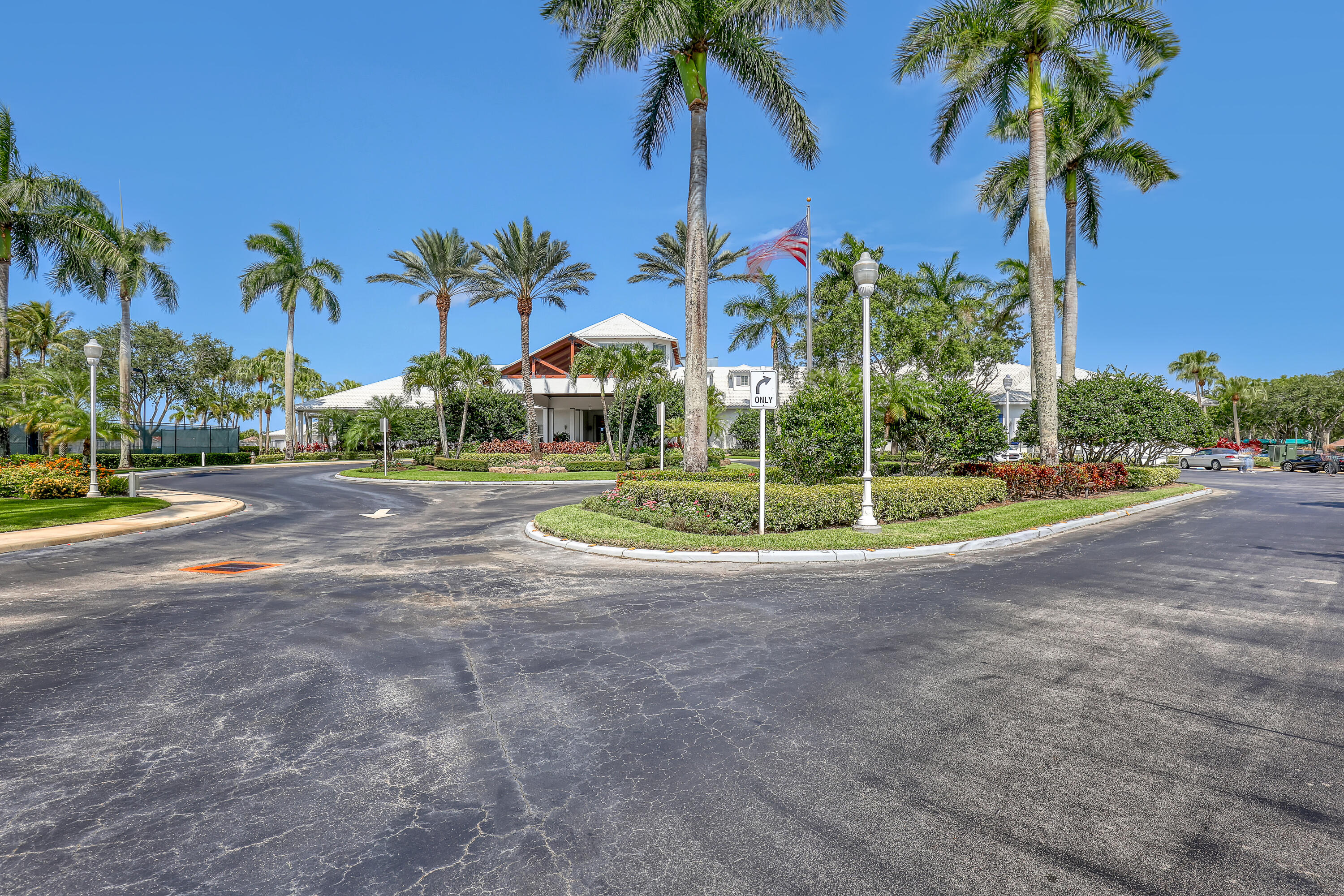 9466 Lantern Bay Circle
