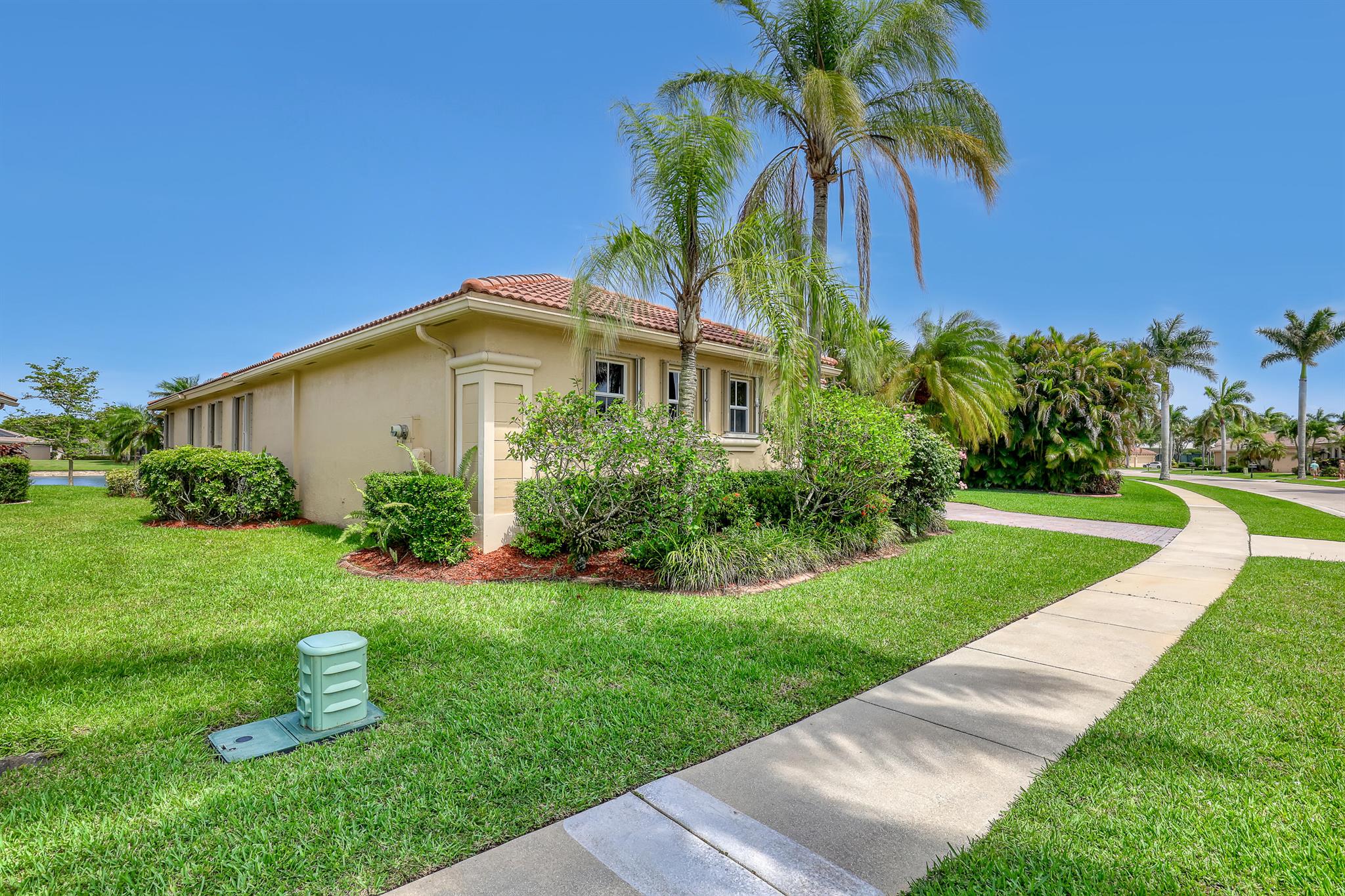 9466 Lantern Bay Circle
