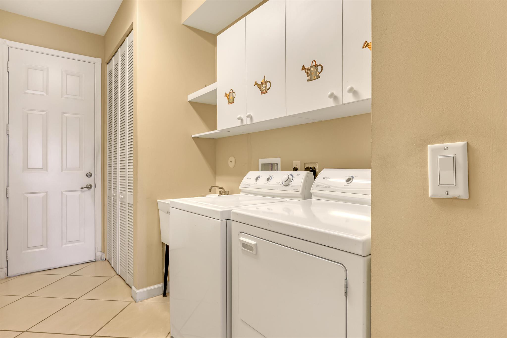 9466 Lantern Bay Circle