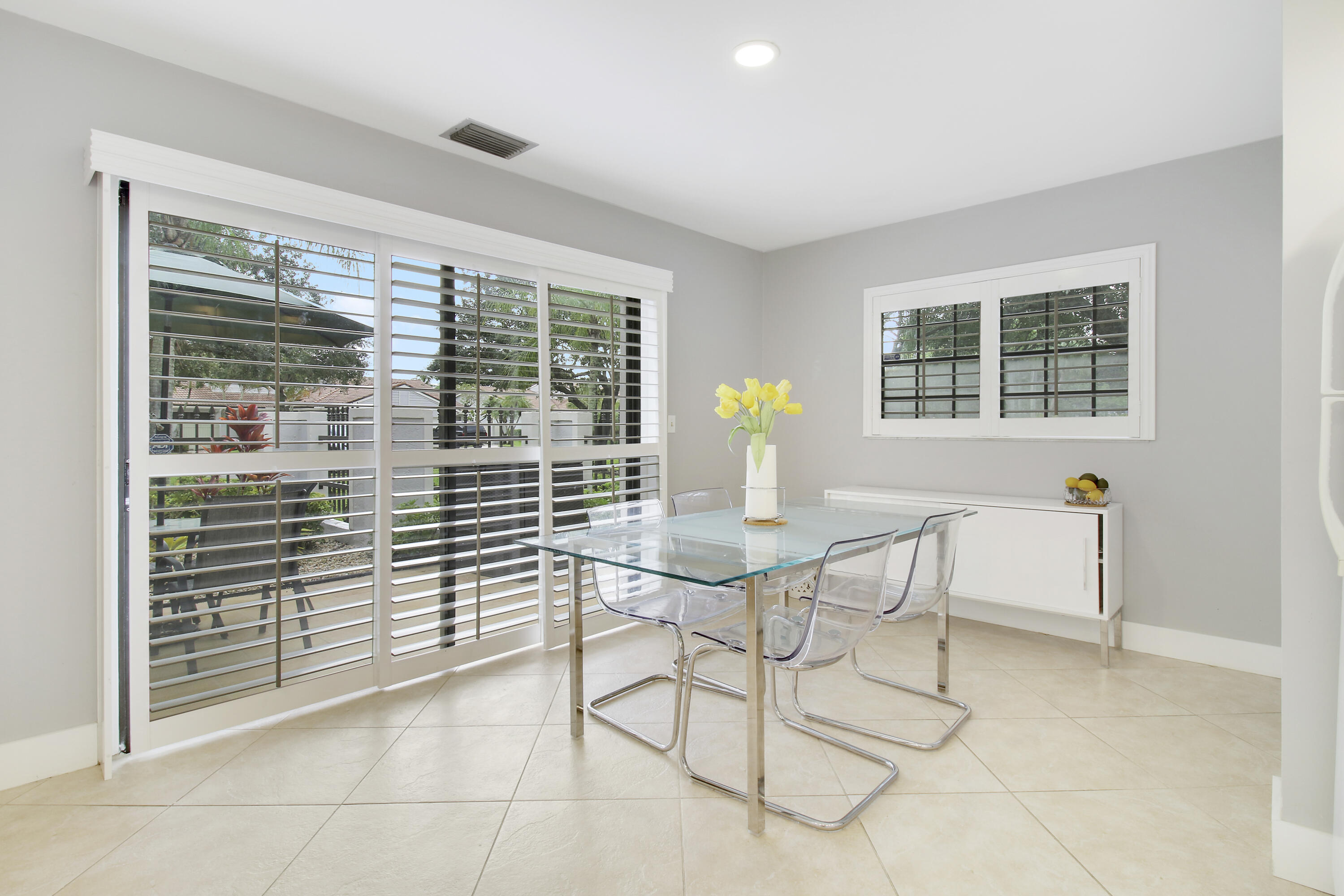 377 Prestwick Lane 2