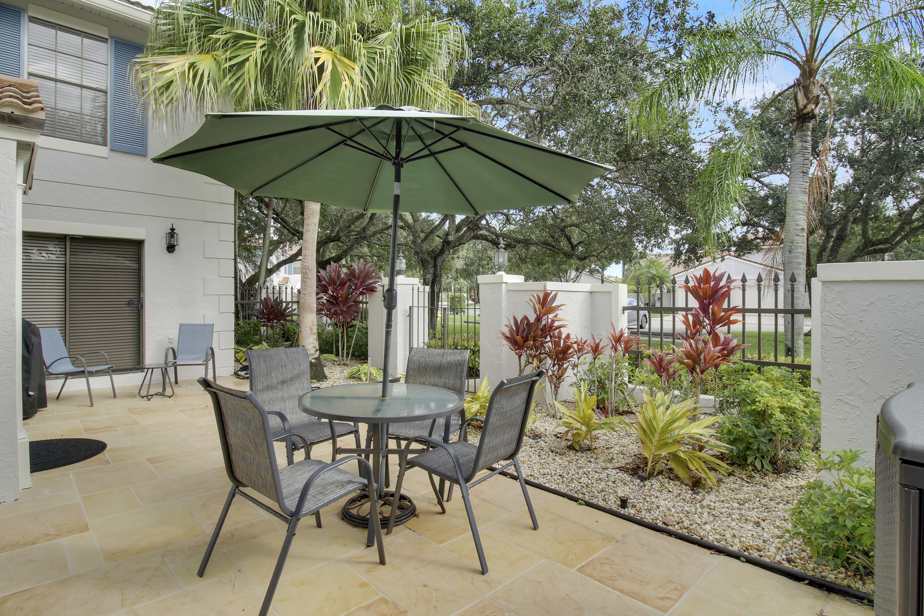 377 Prestwick Lane 2