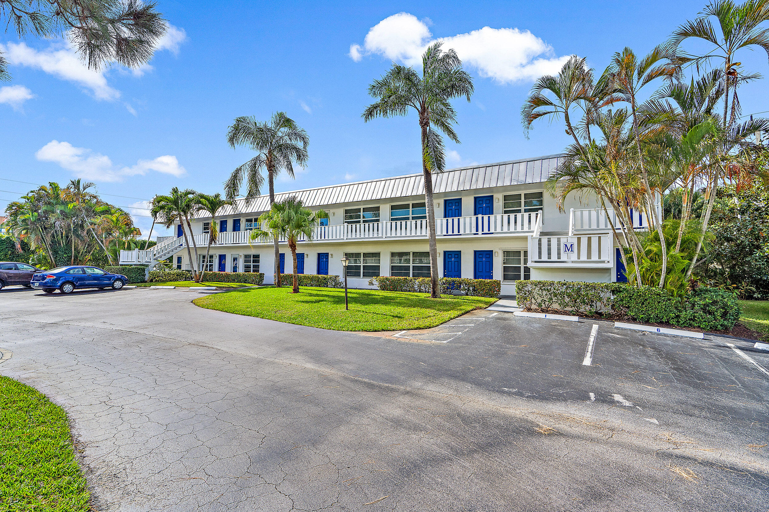 2929 SE Ocean Boulevard M10