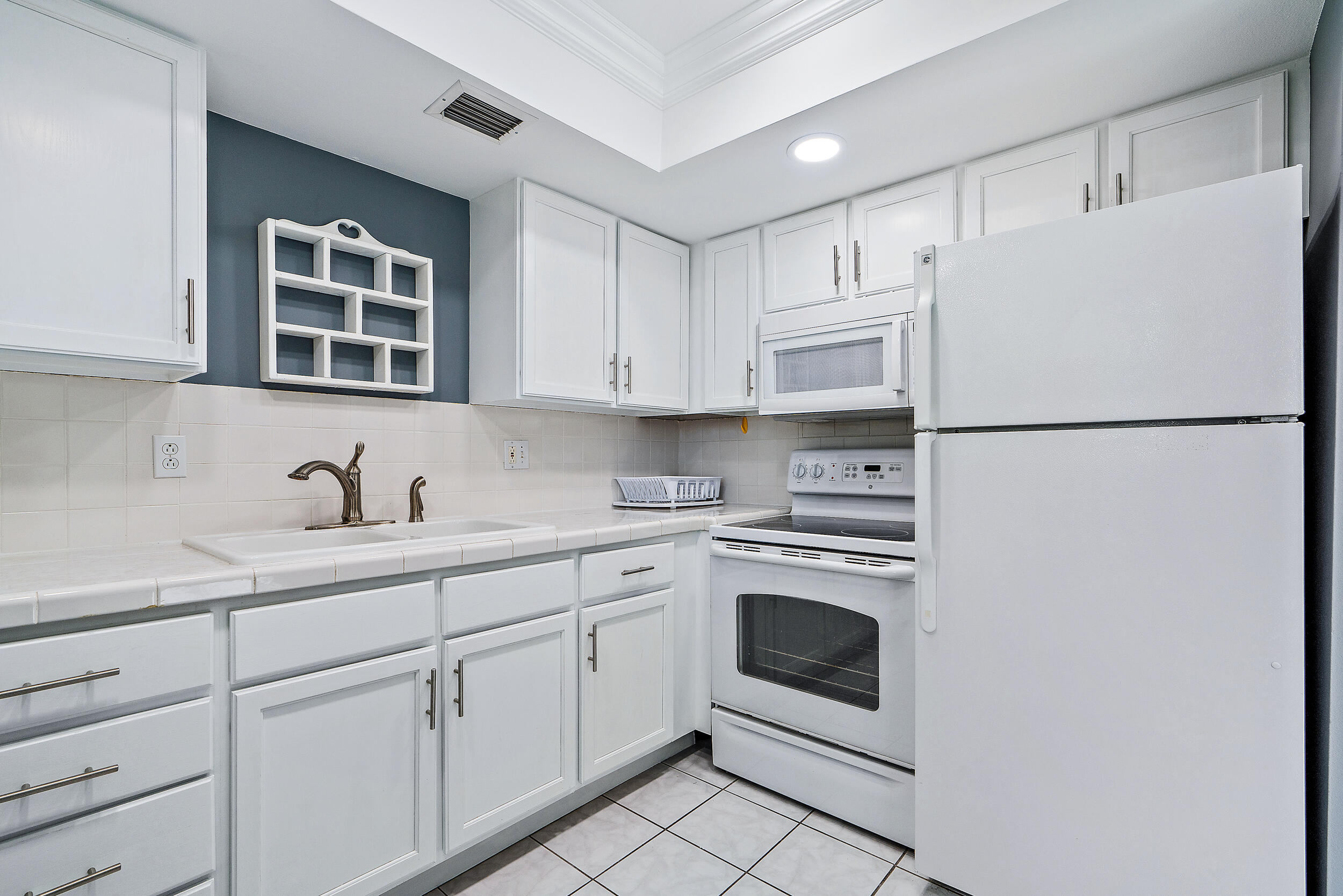 2929 SE Ocean Boulevard M10