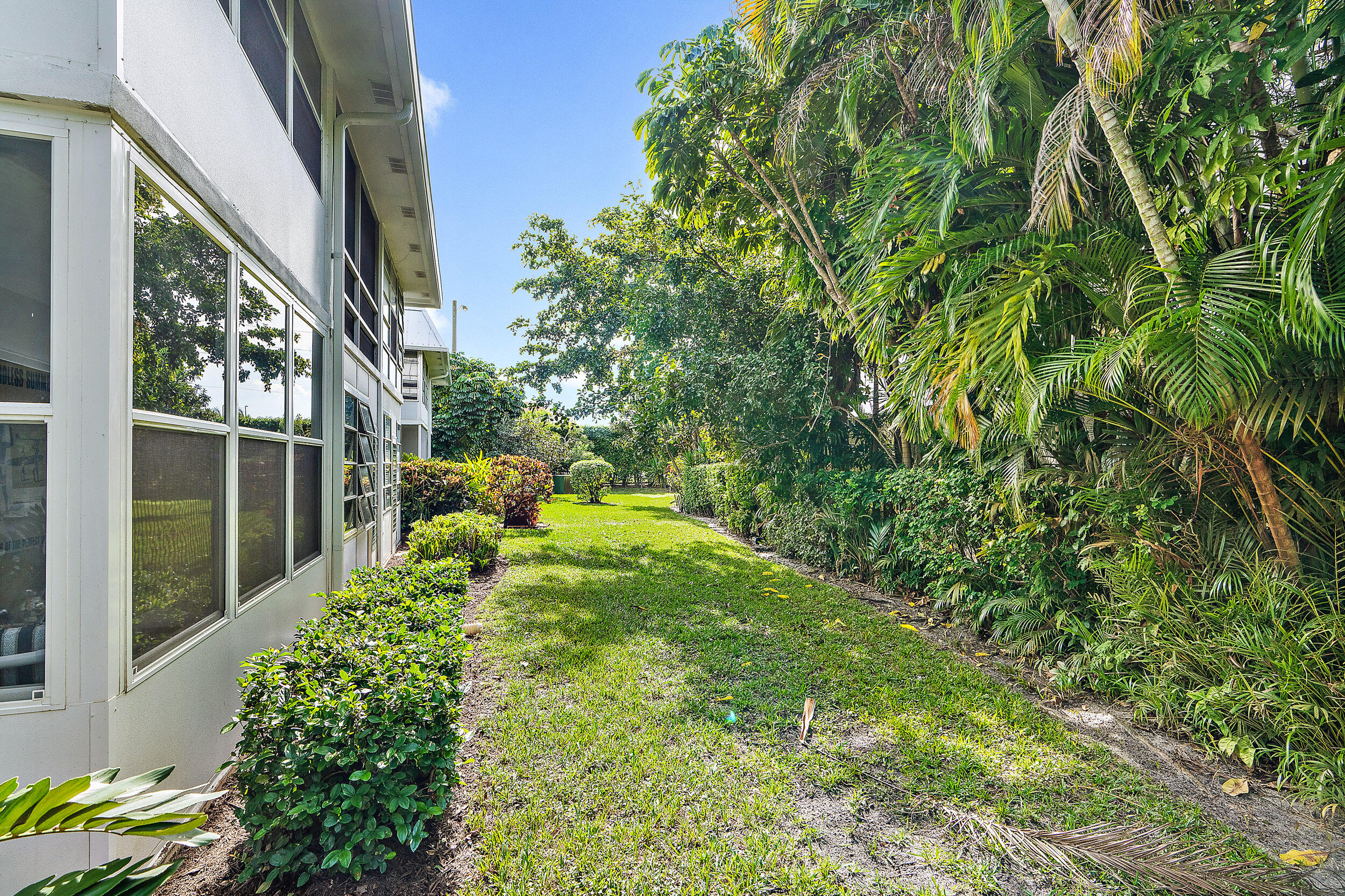 2929 SE Ocean Boulevard M10