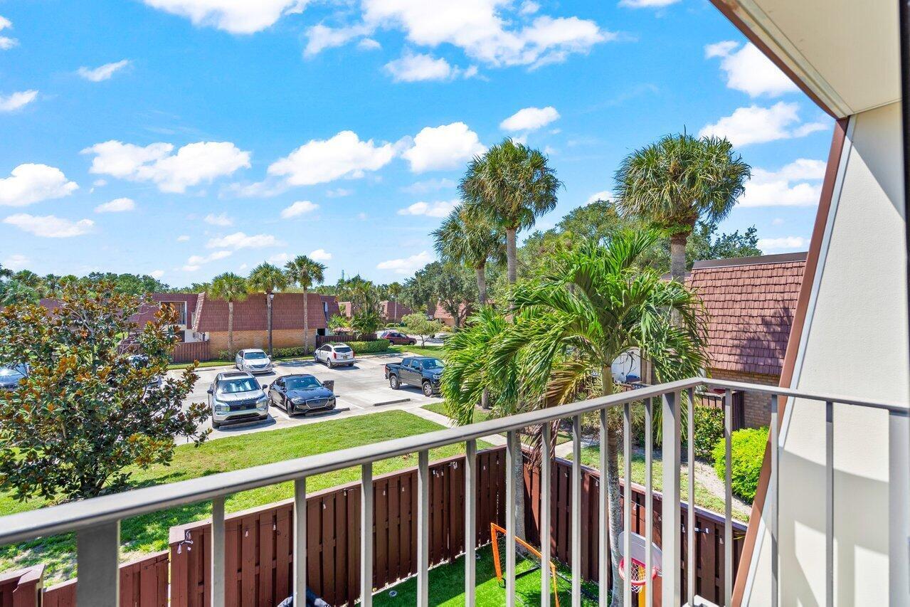 3571 SW Sunset Trace Circle