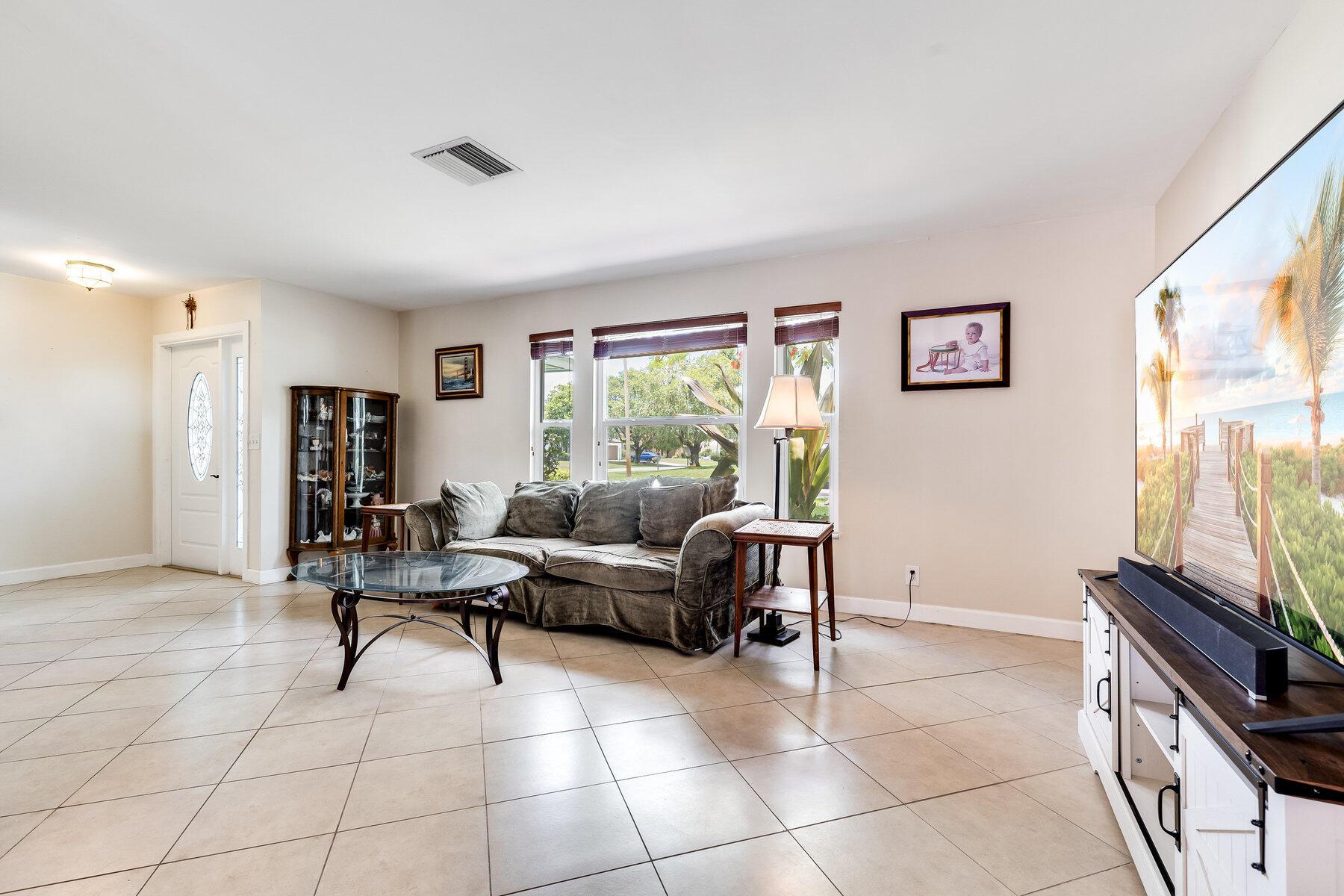 4380 Butternut Street