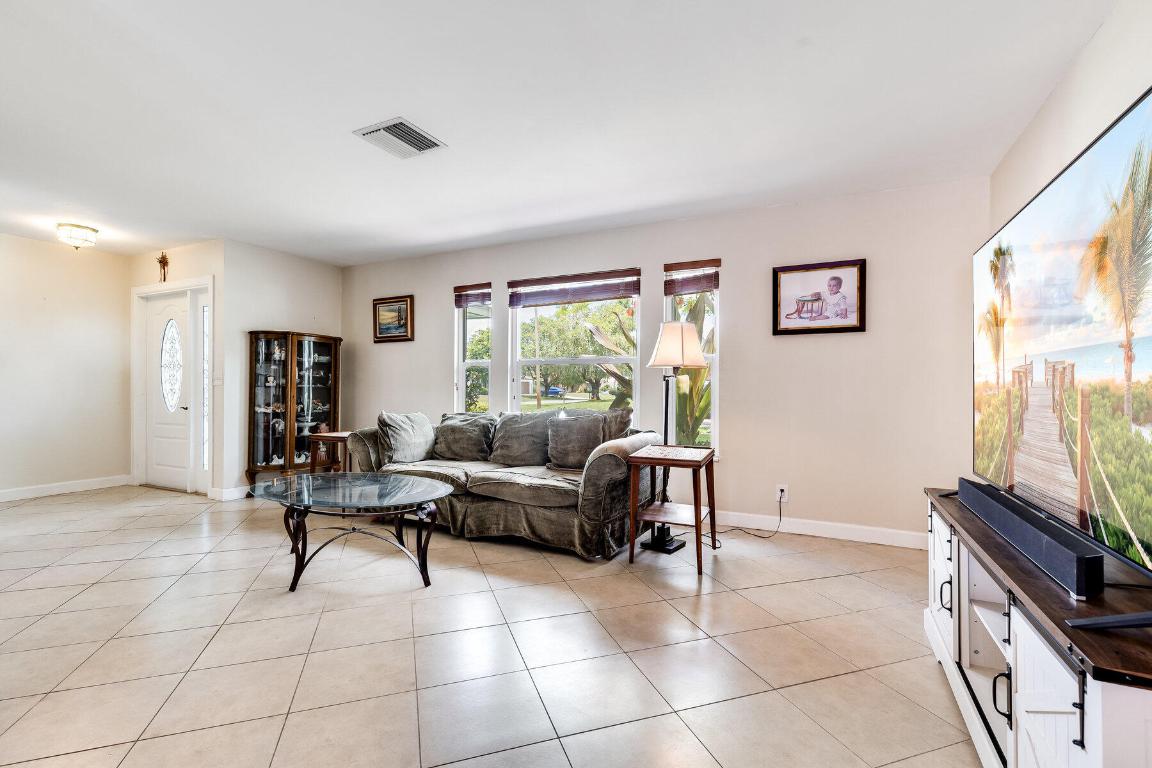 4380 Butternut Street