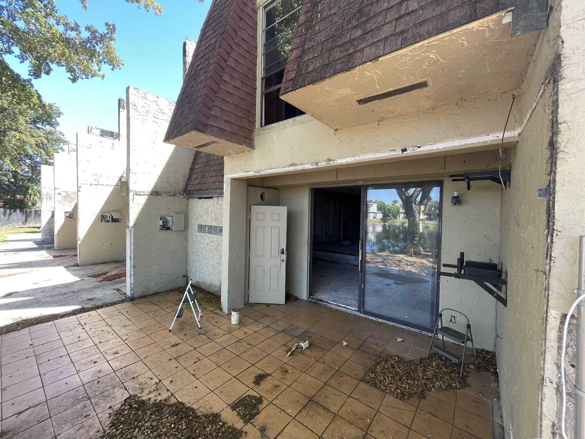 8921 Palm Tree Lane 8921