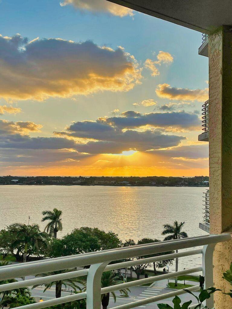 1551 N Flagler Drive 804