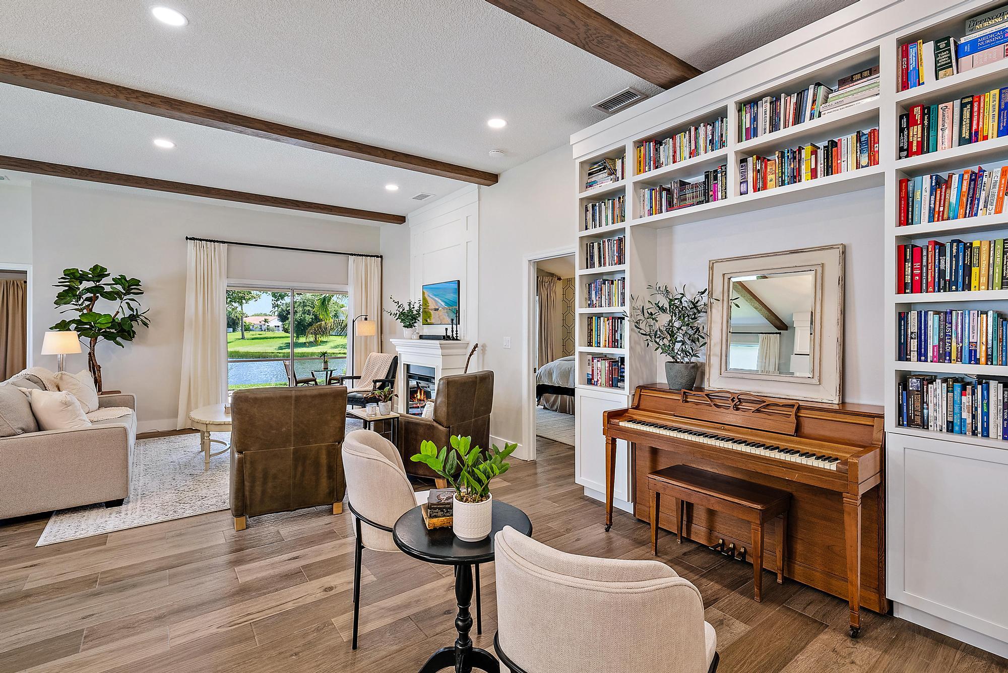 160 Saratoga Boulevard E