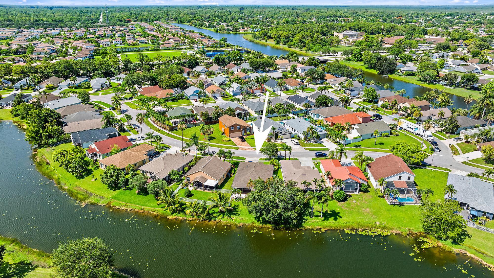 160 Saratoga Boulevard E