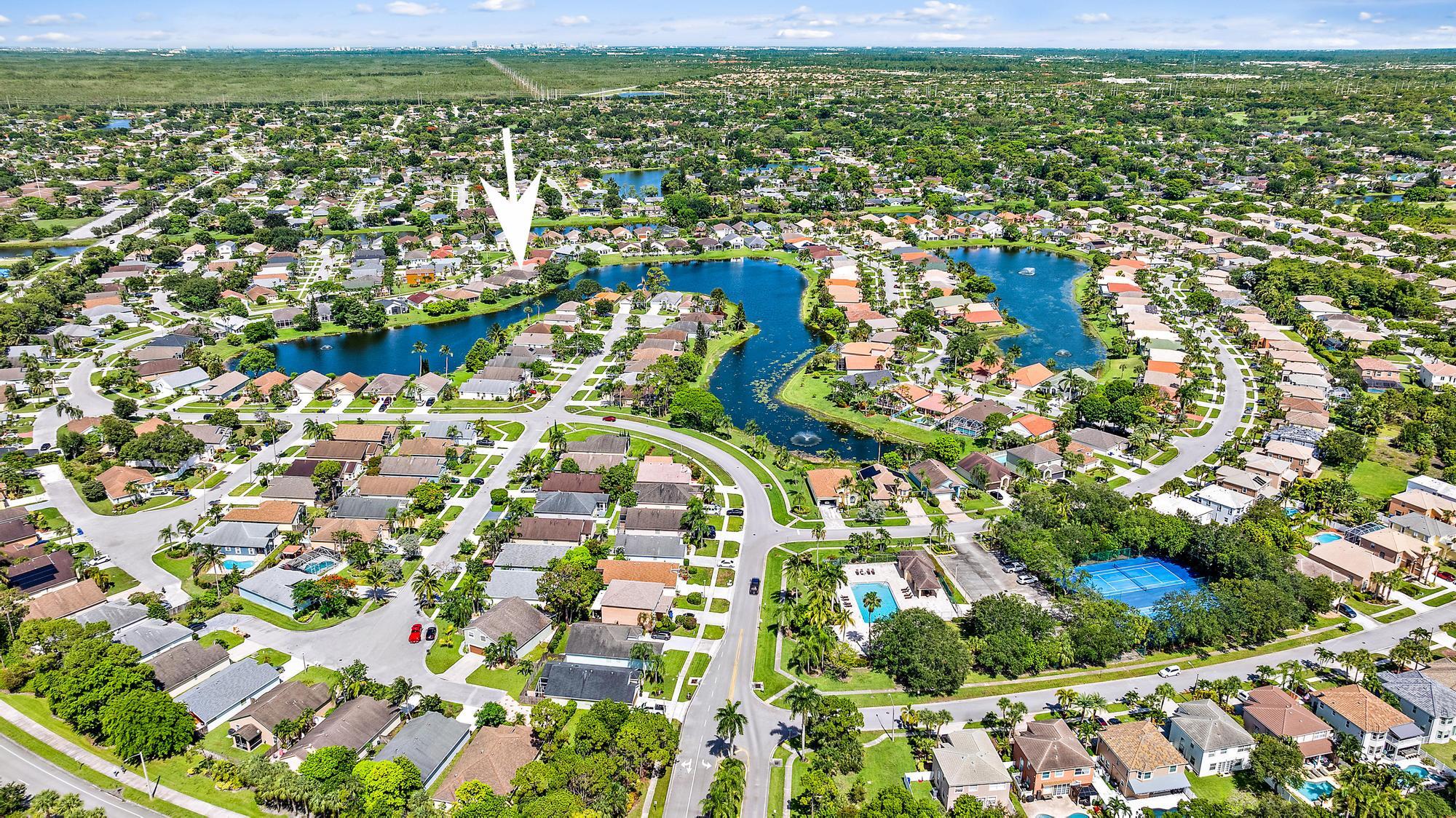 160 Saratoga Boulevard E