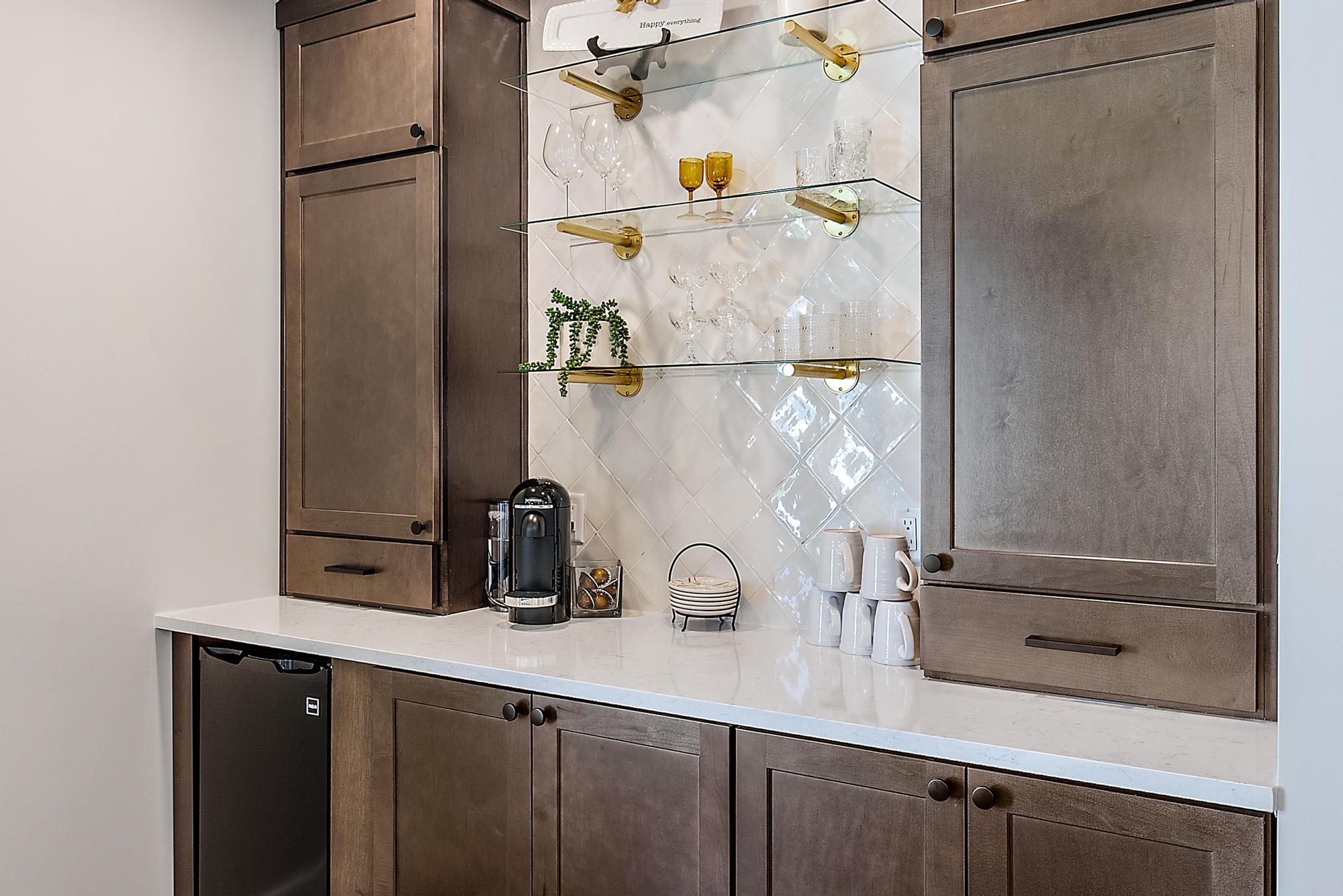 160 Saratoga Boulevard E