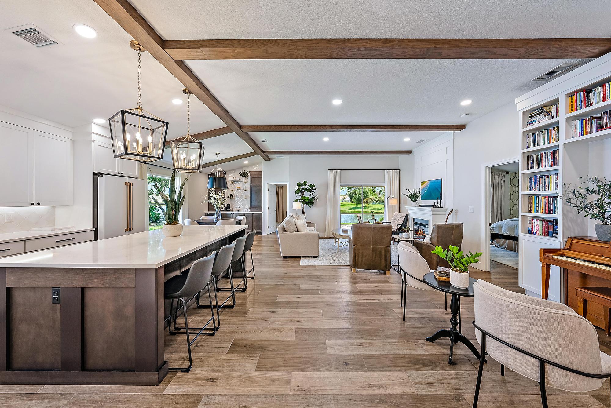 160 Saratoga Boulevard E