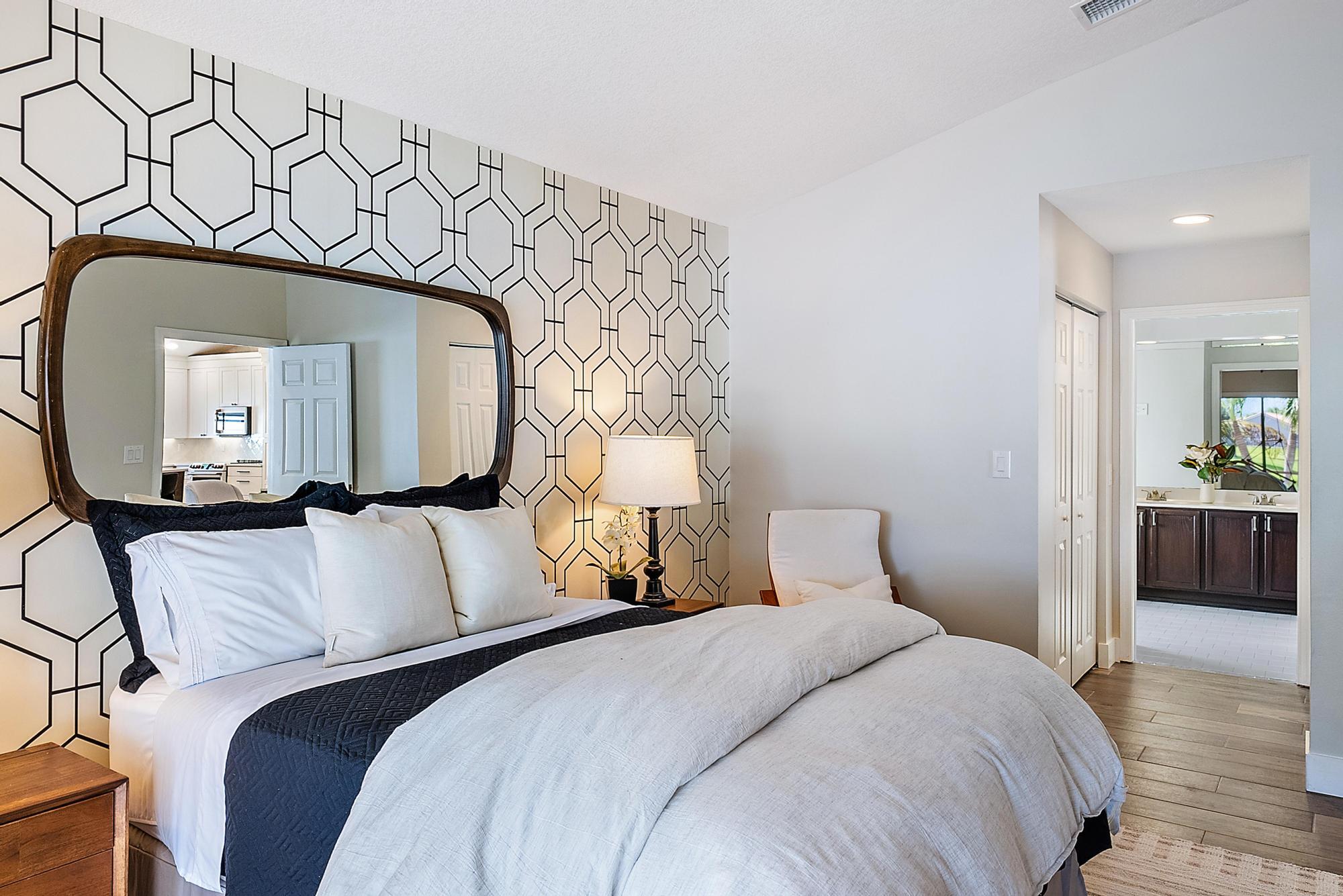 160 Saratoga Boulevard E