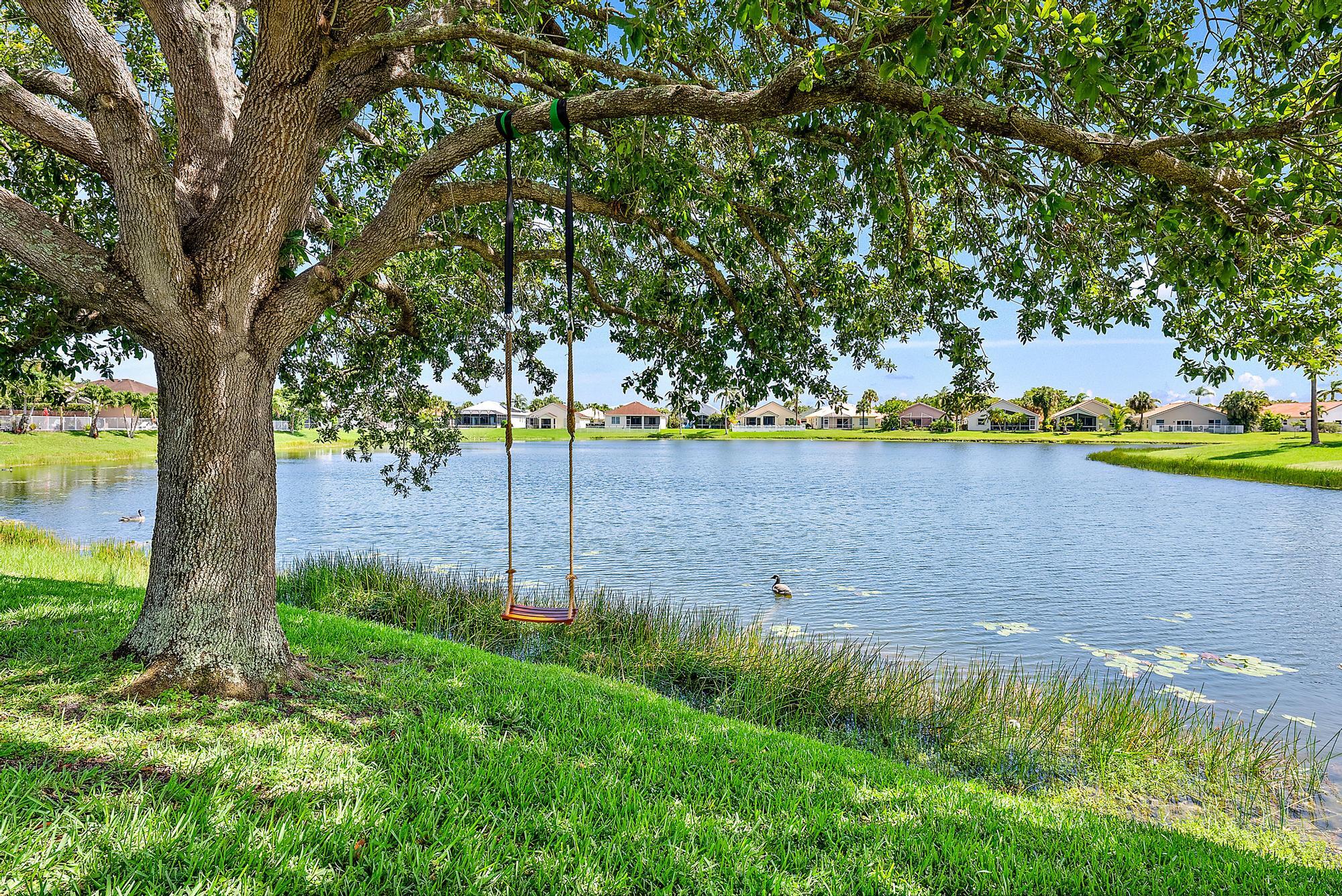 160 Saratoga Boulevard E