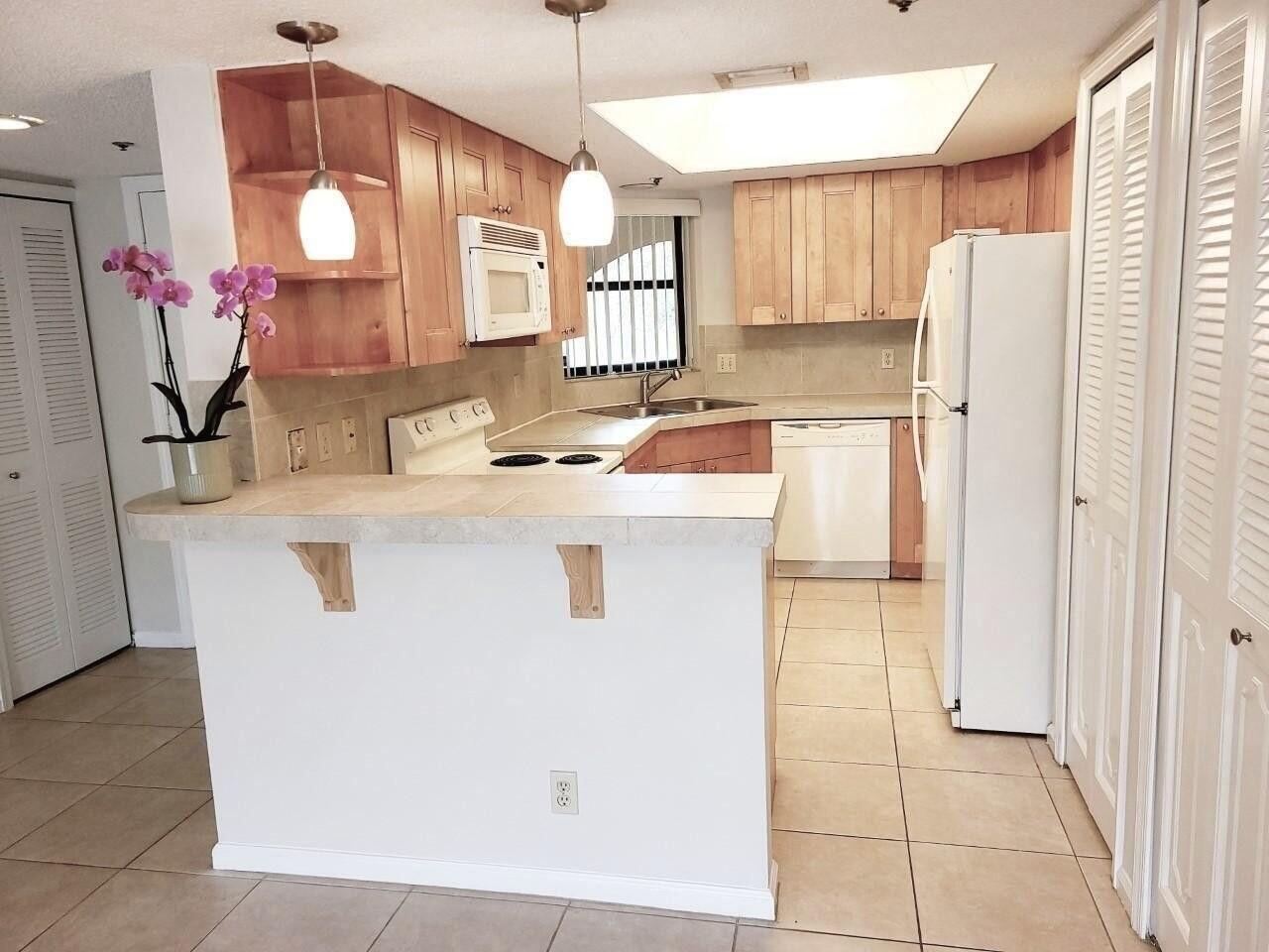 700 Uno Lago Drive 202