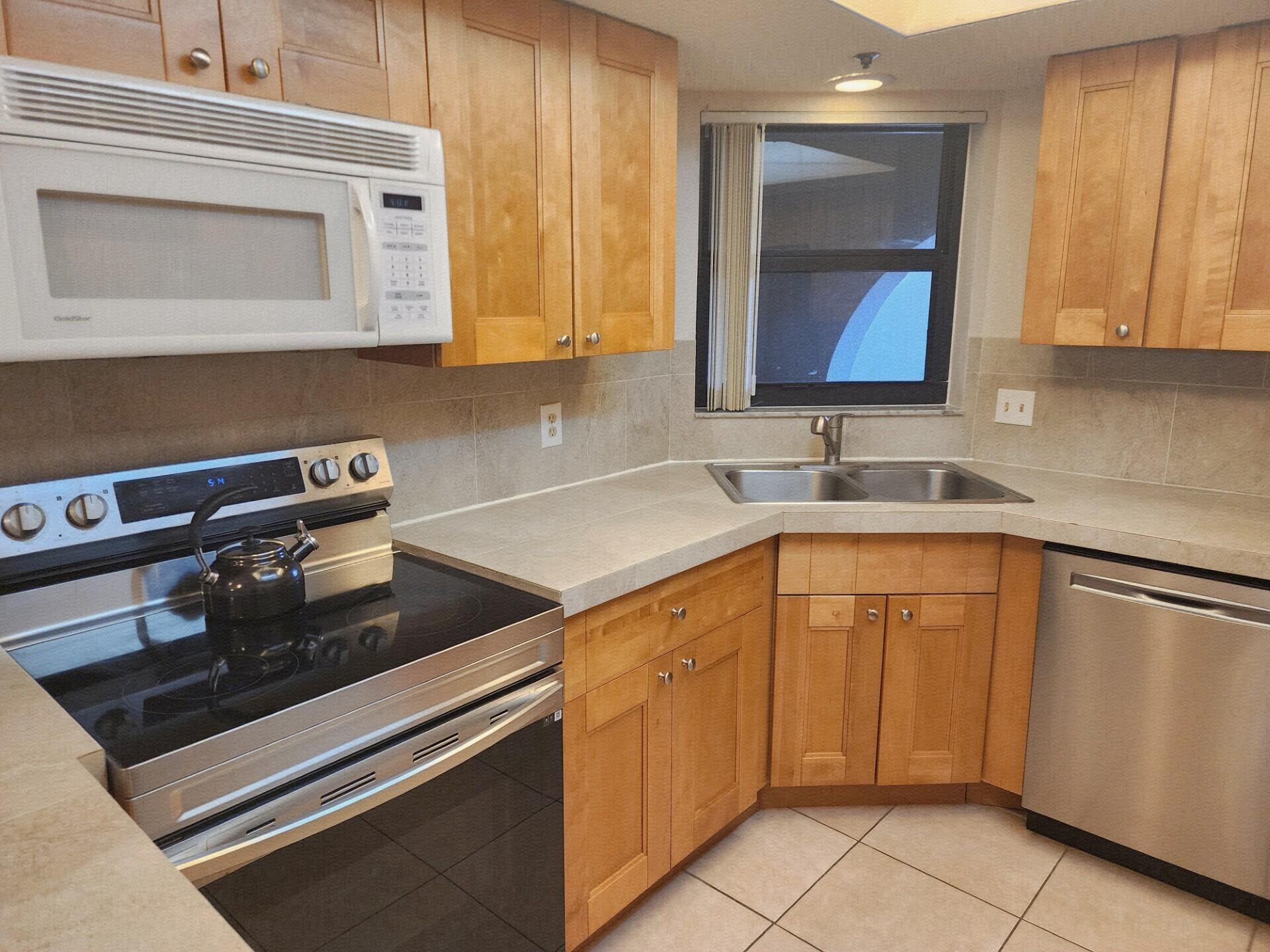 700 Uno Lago Drive 202