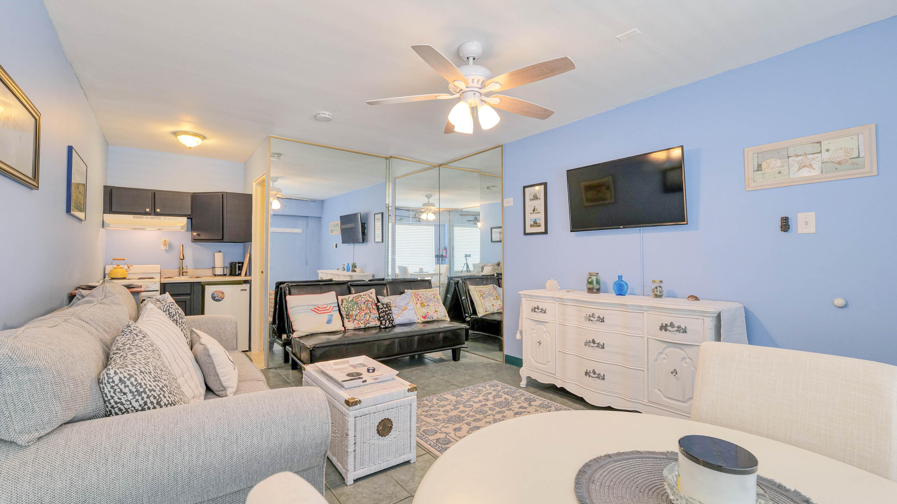 108 S Montpelier Avenue 211