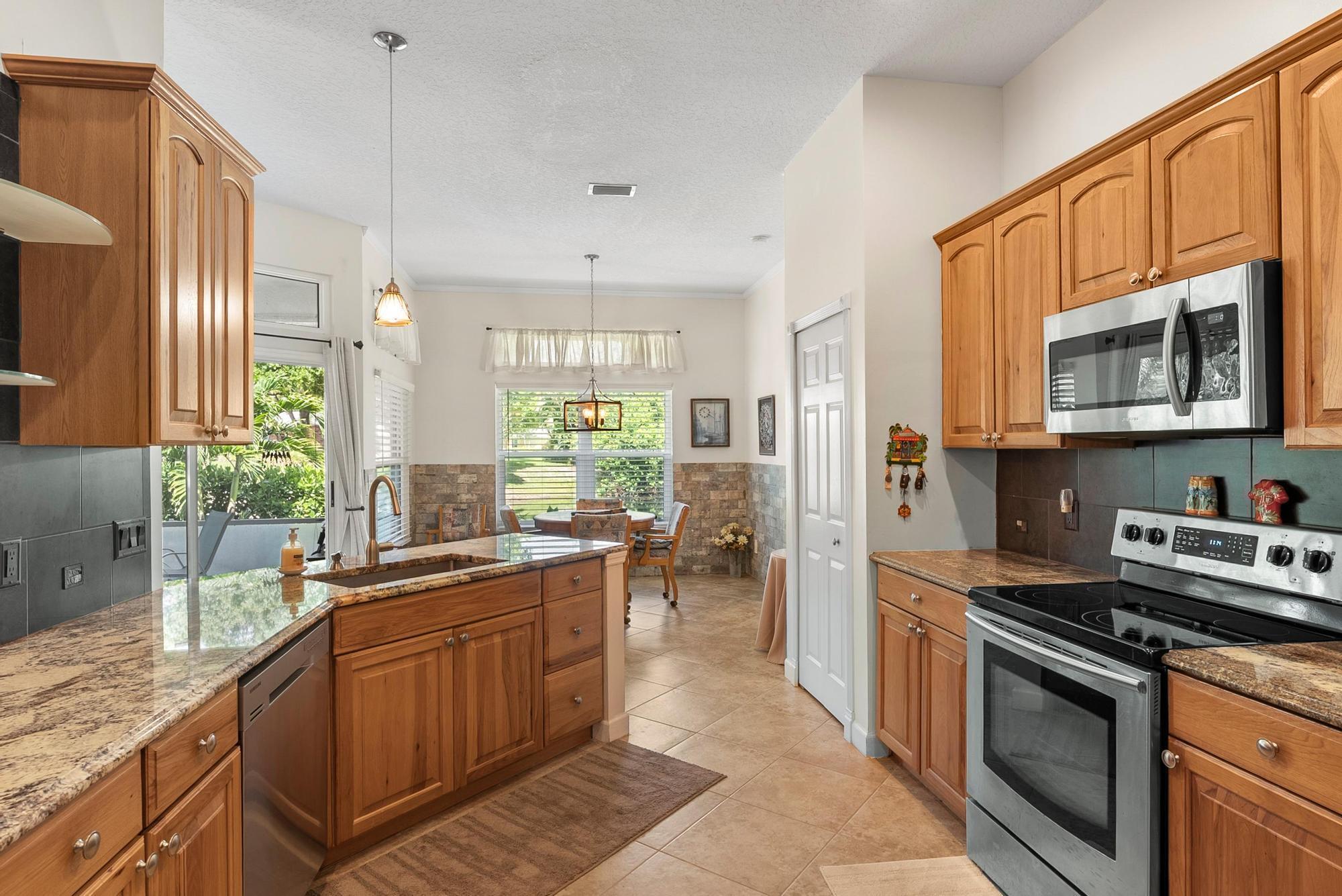 1200 SW Arrowhead Court