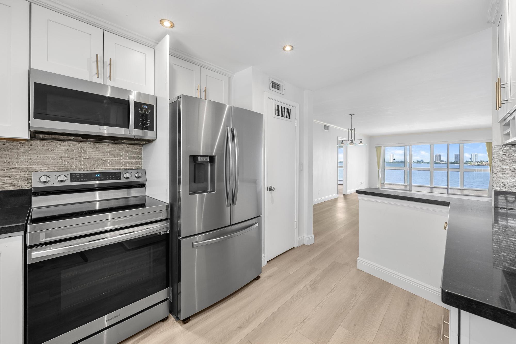 501 Lake Shore Drive 502