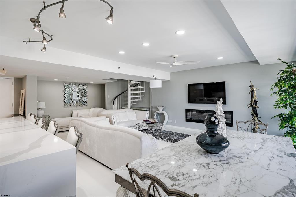 3101 Boardwalk 3404-1