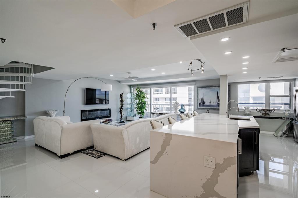 3101 Boardwalk 3404-1