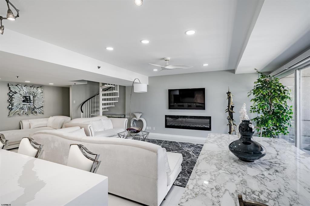 3101 Boardwalk 3404-1