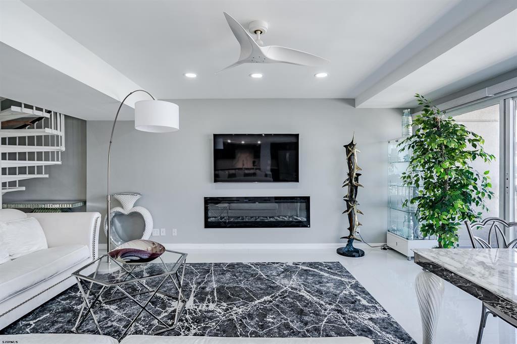 3101 Boardwalk 3404-1