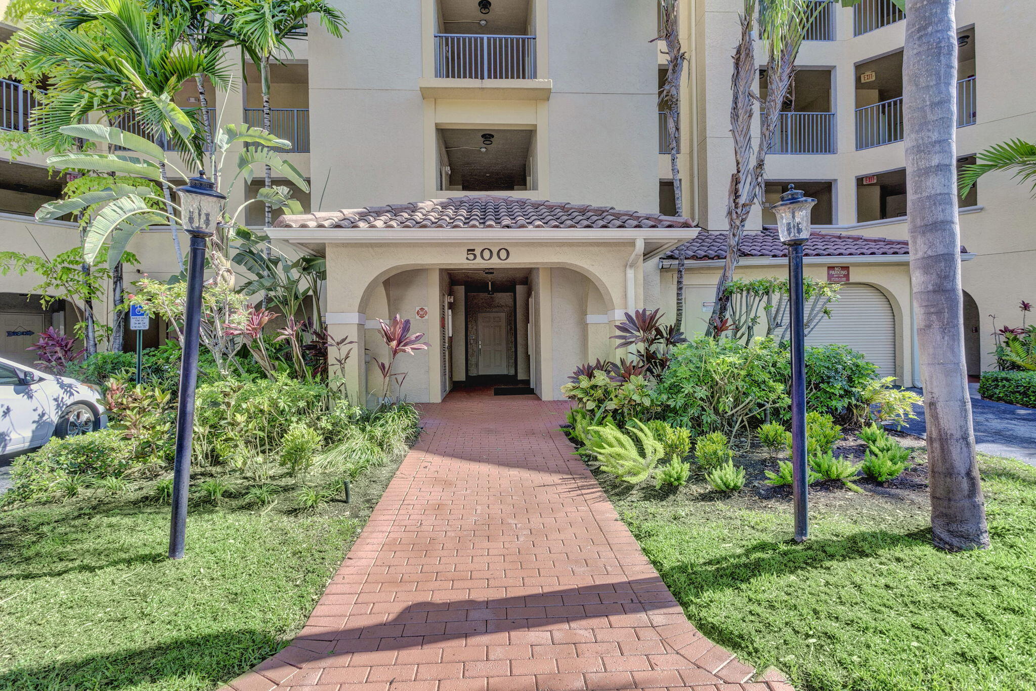500 Uno Lago Drive 303
