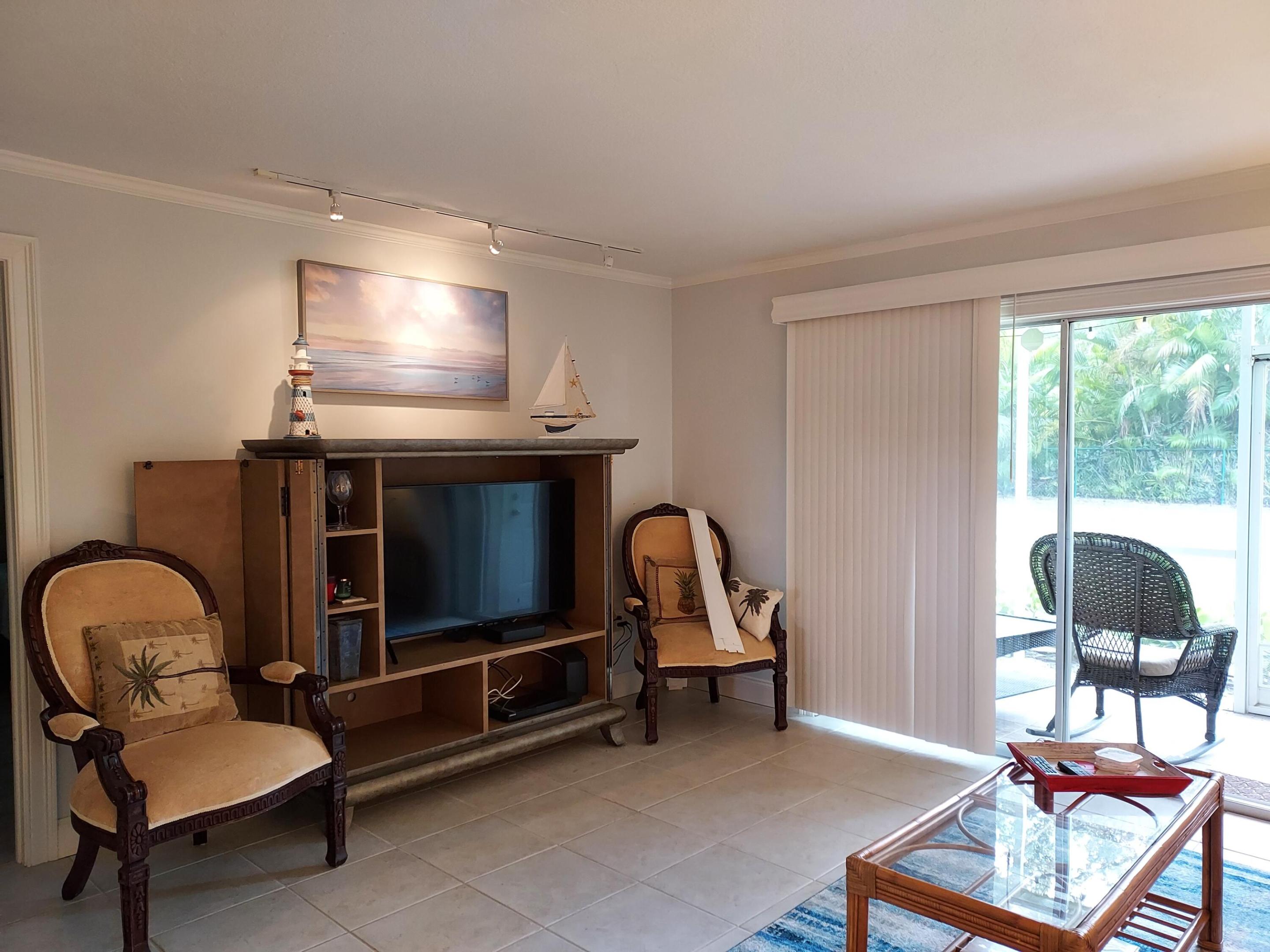 717 S Us Highway 1 101