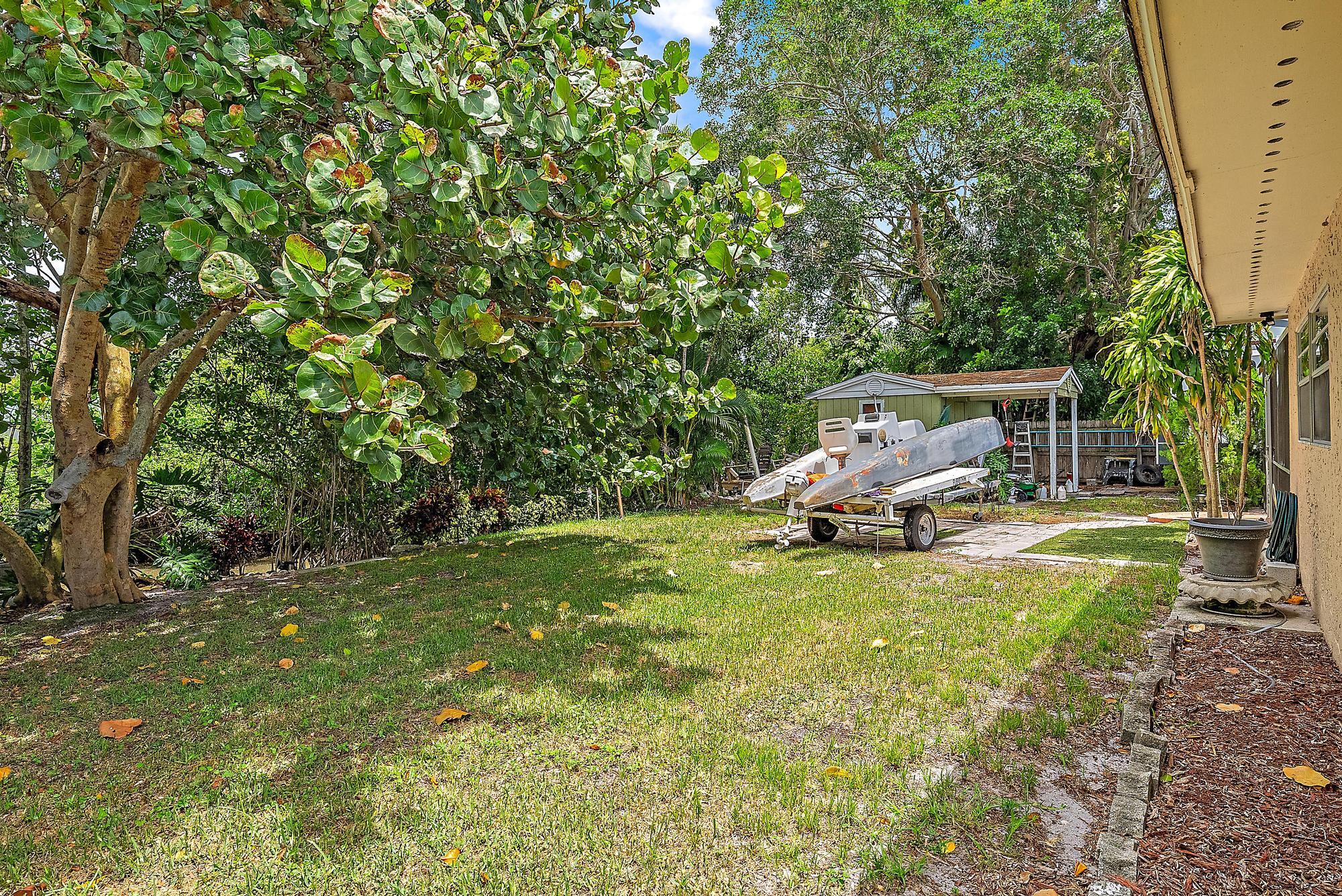 306 S Caloosahatchee Avenue