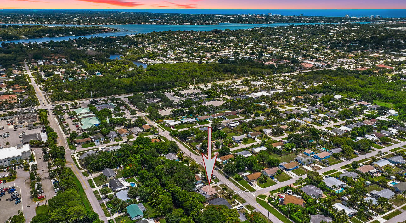 306 S Caloosahatchee Avenue