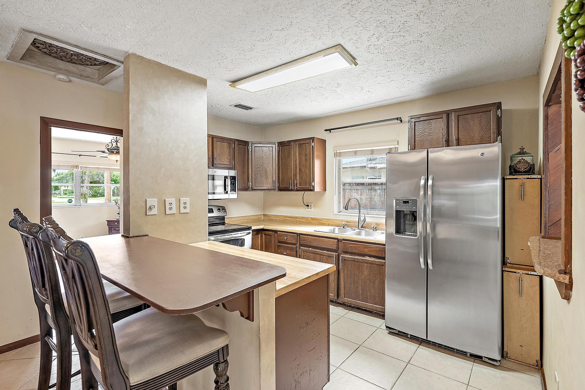 306 S Caloosahatchee Avenue