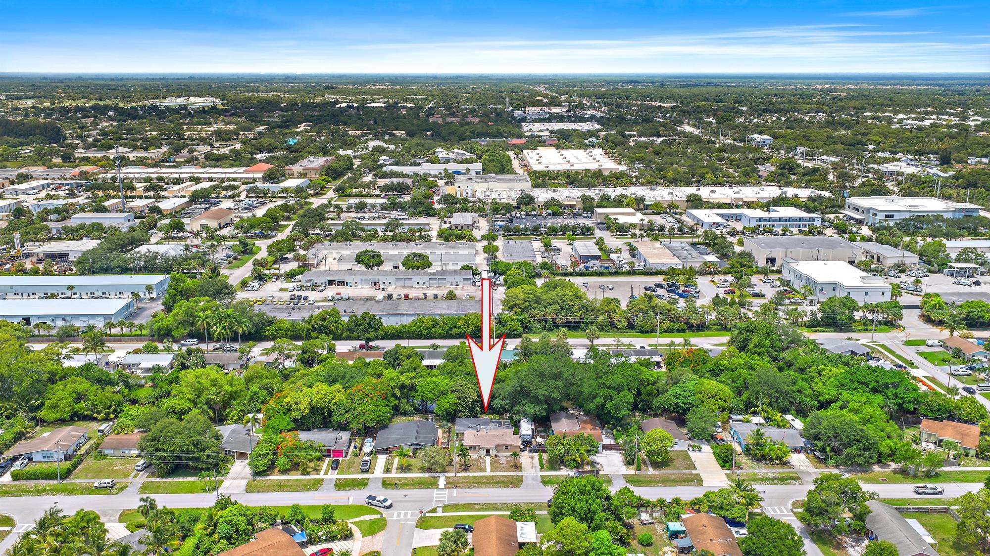 306 S Caloosahatchee Avenue