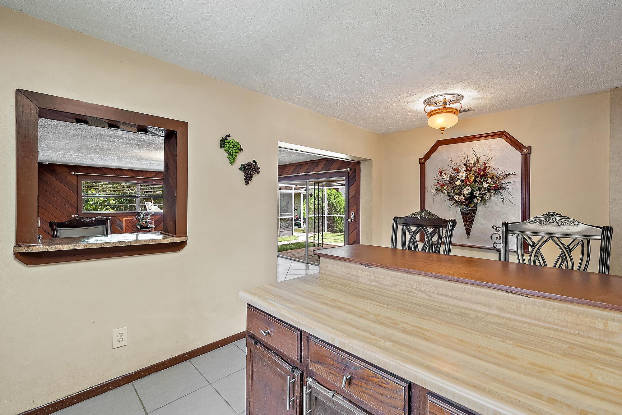 306 S Caloosahatchee Avenue