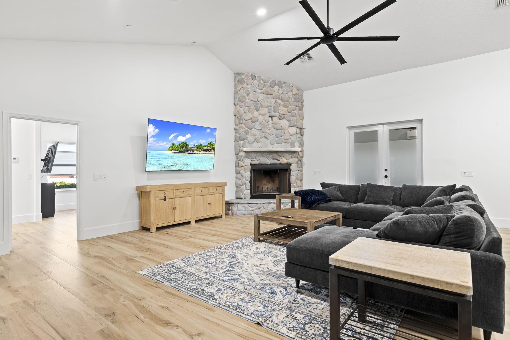 8135 White Fences Lane