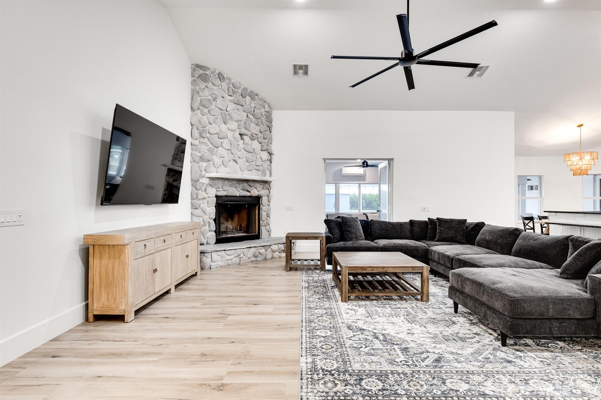 8135 White Fences Lane