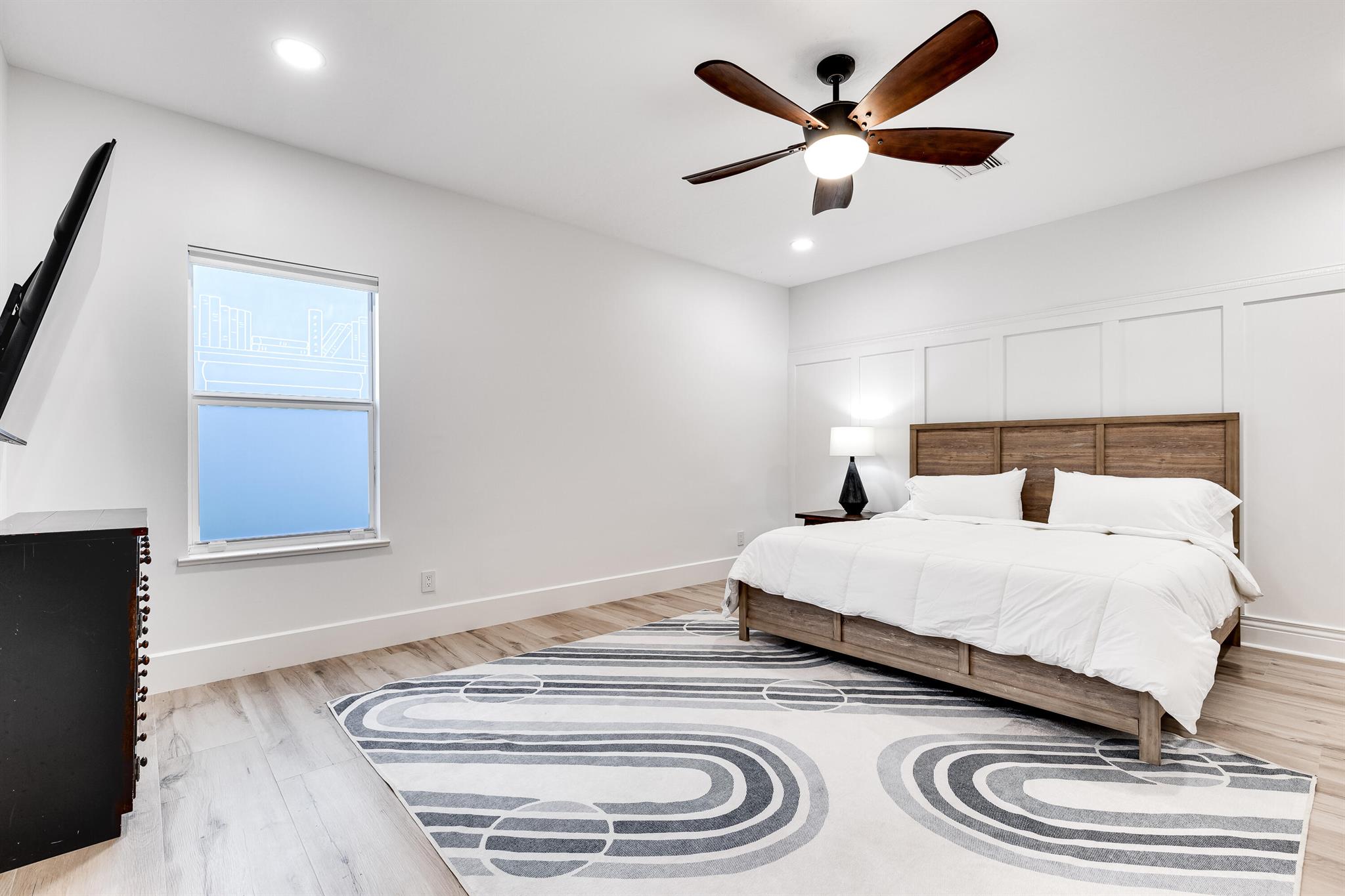 8135 White Fences Lane