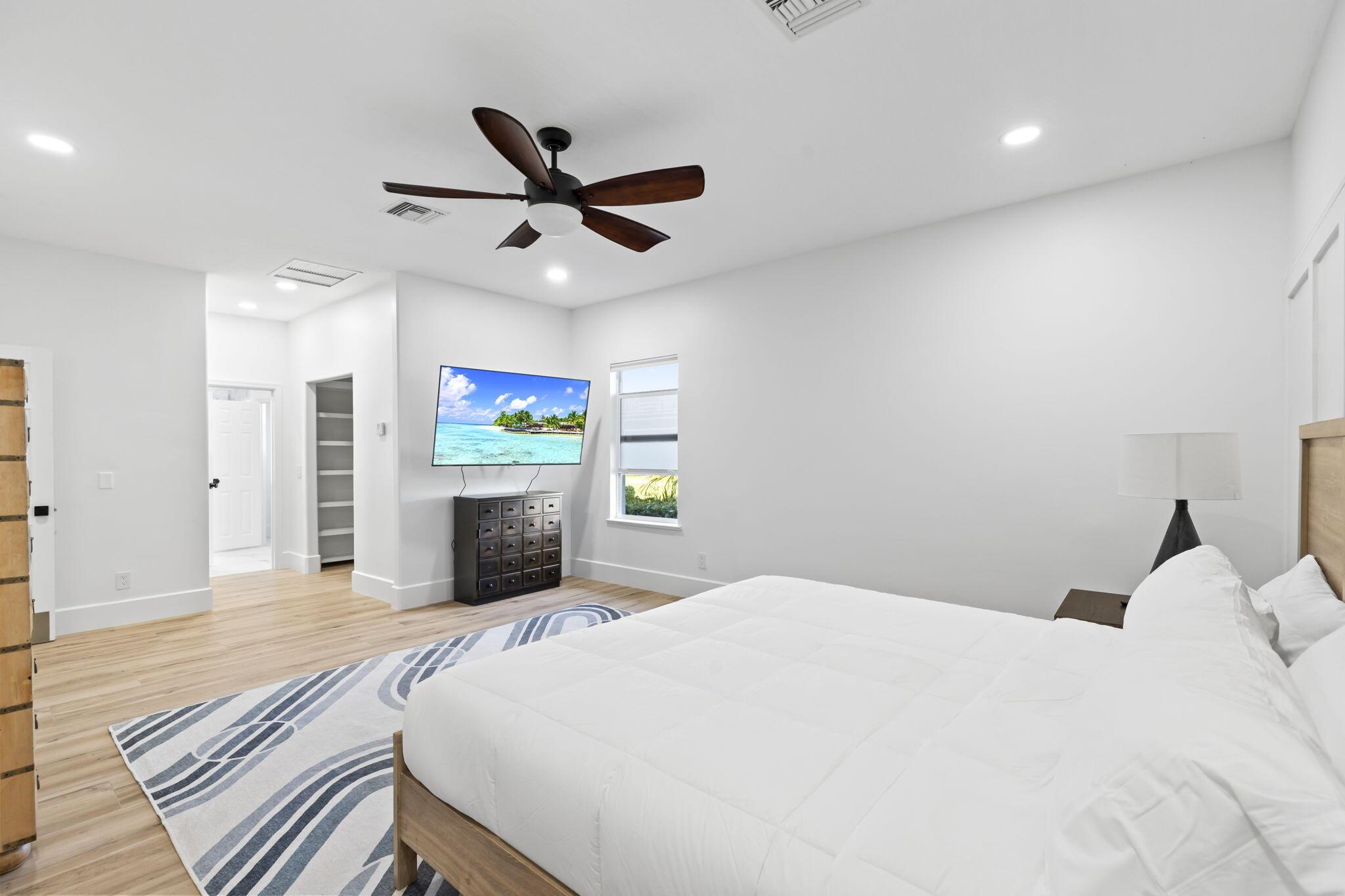 8135 White Fences Lane