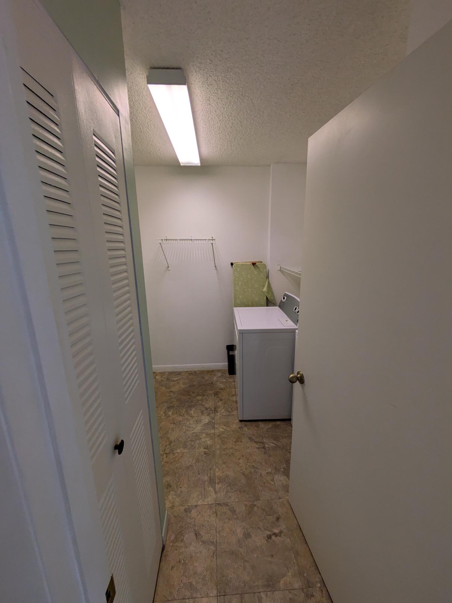 4725 Lucerne Lakes Boulevard E 206