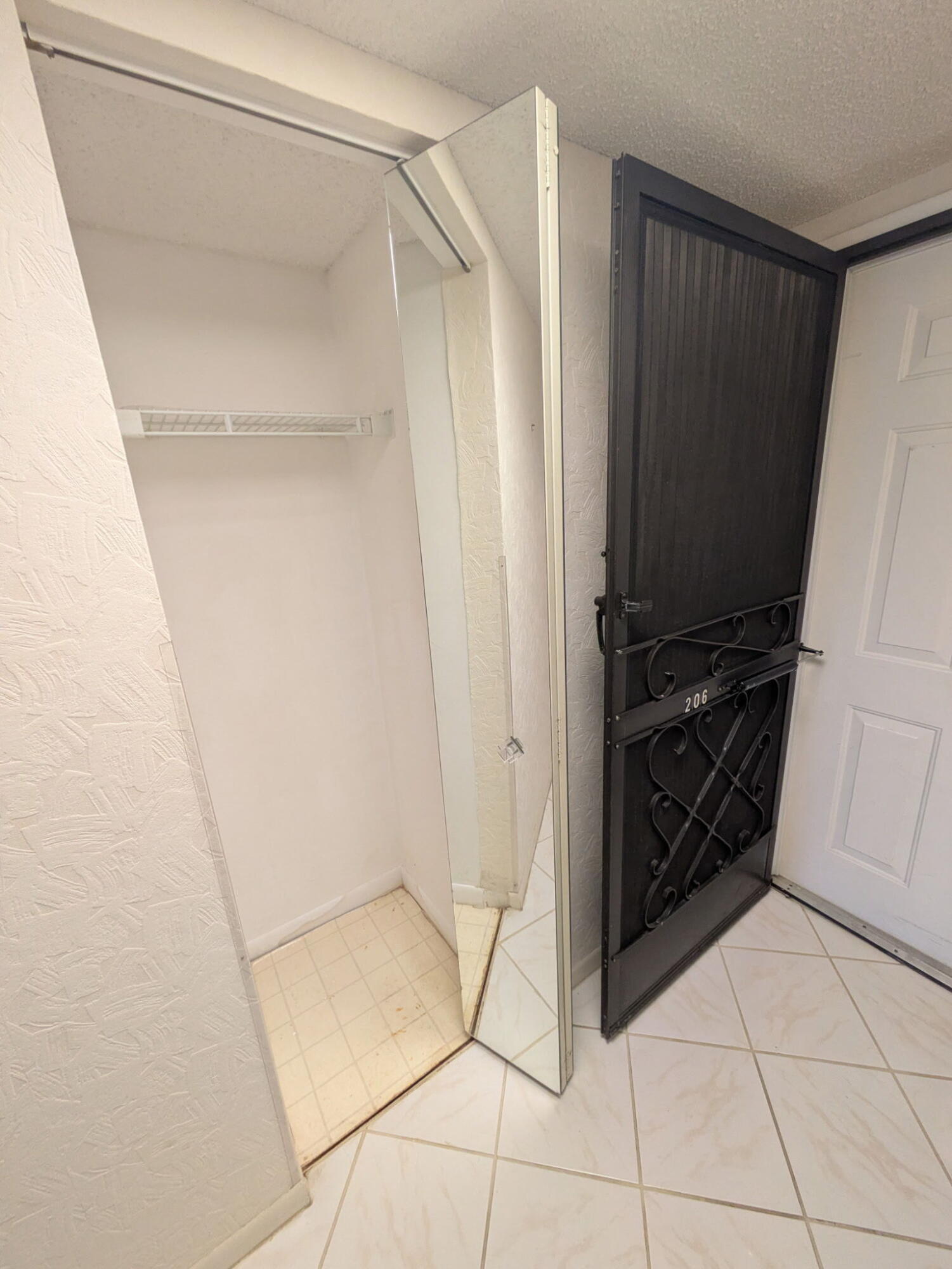 4725 Lucerne Lakes Boulevard E 206
