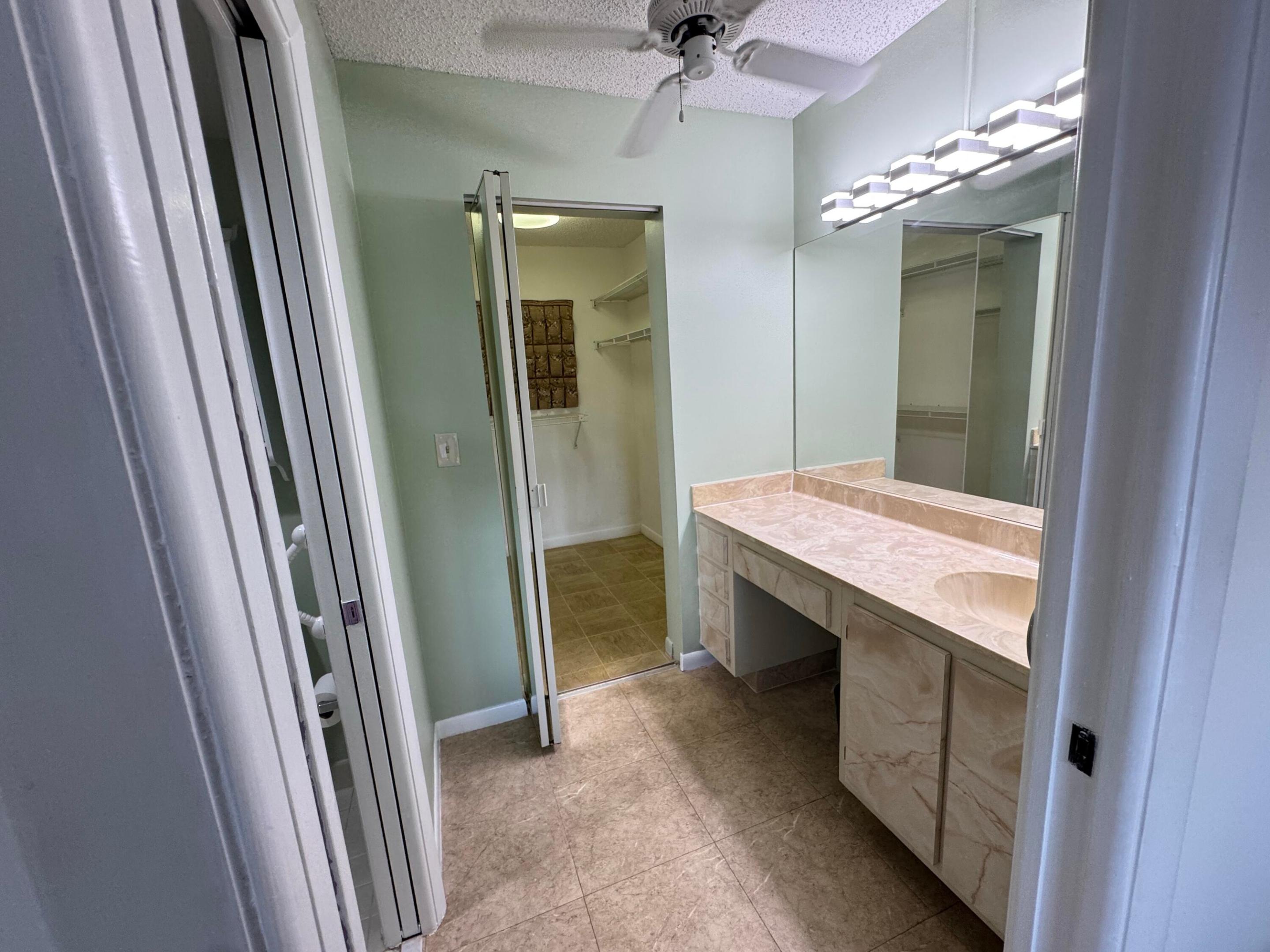 4725 Lucerne Lakes Boulevard E 206