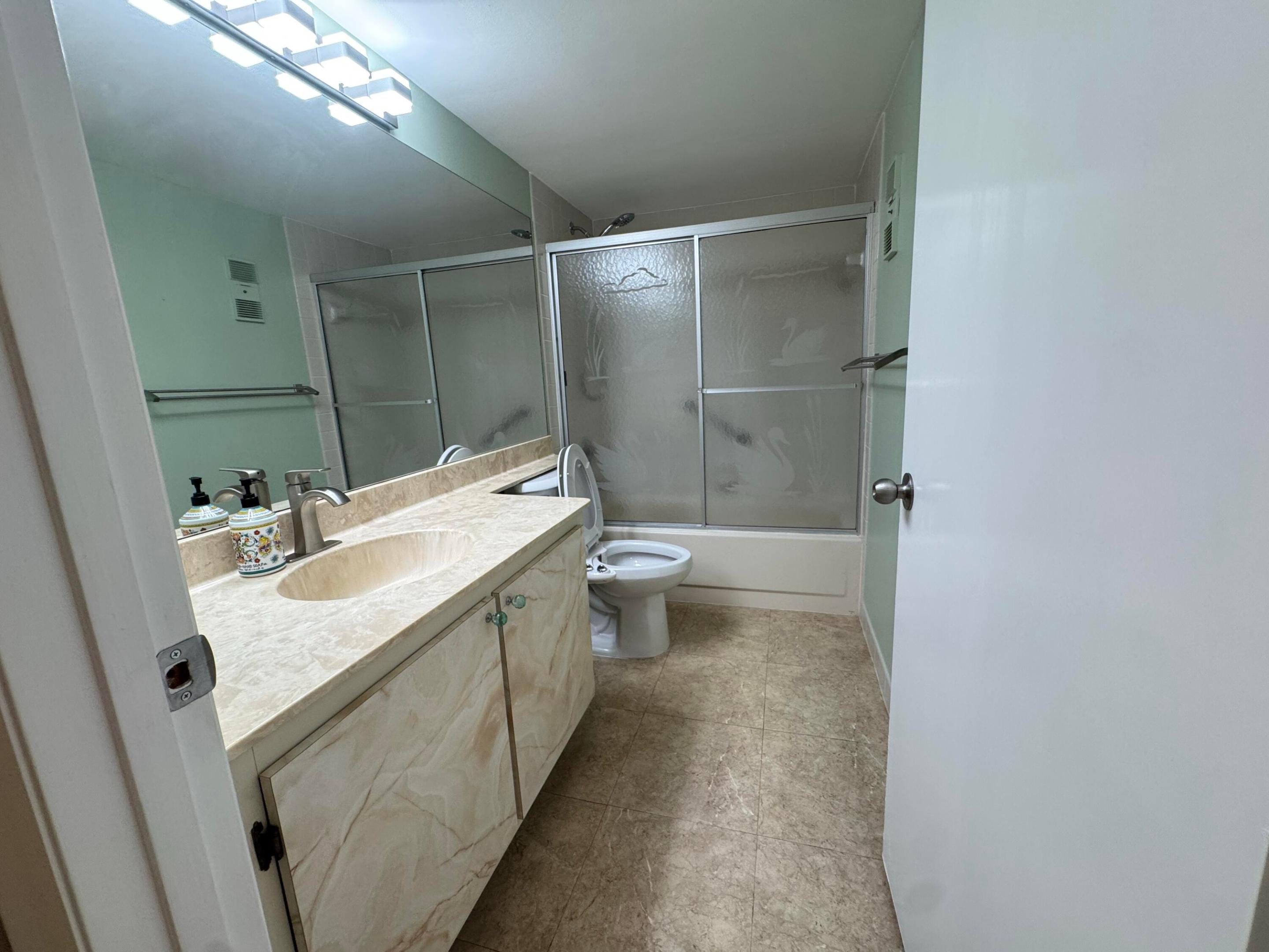 4725 Lucerne Lakes Boulevard E 206