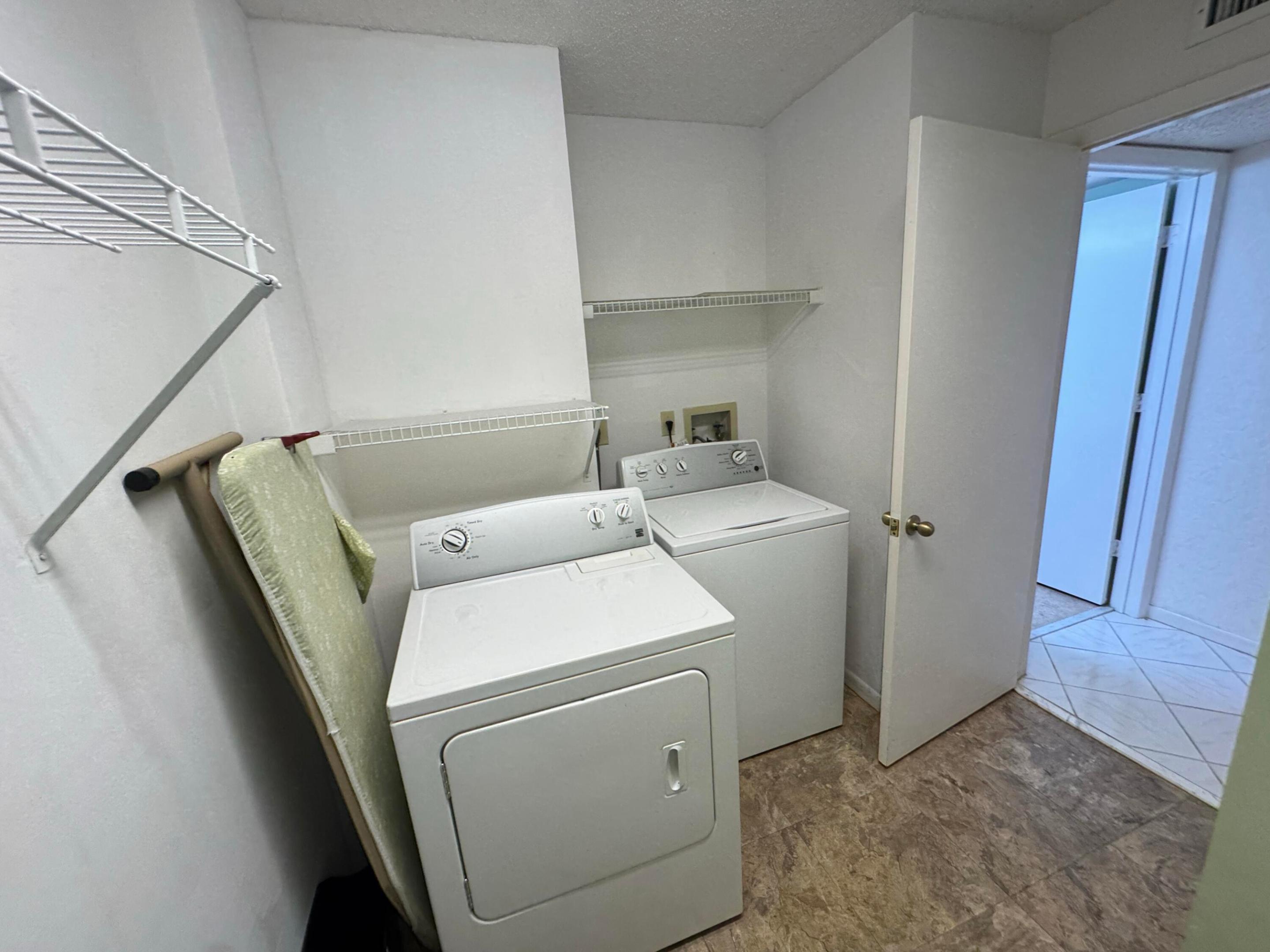 4725 Lucerne Lakes Boulevard E 206