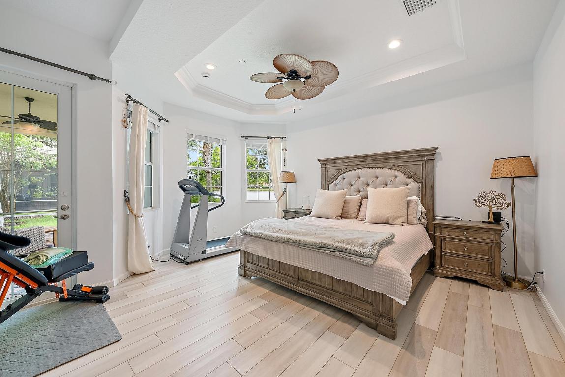 115 Tresana Boulevard 35